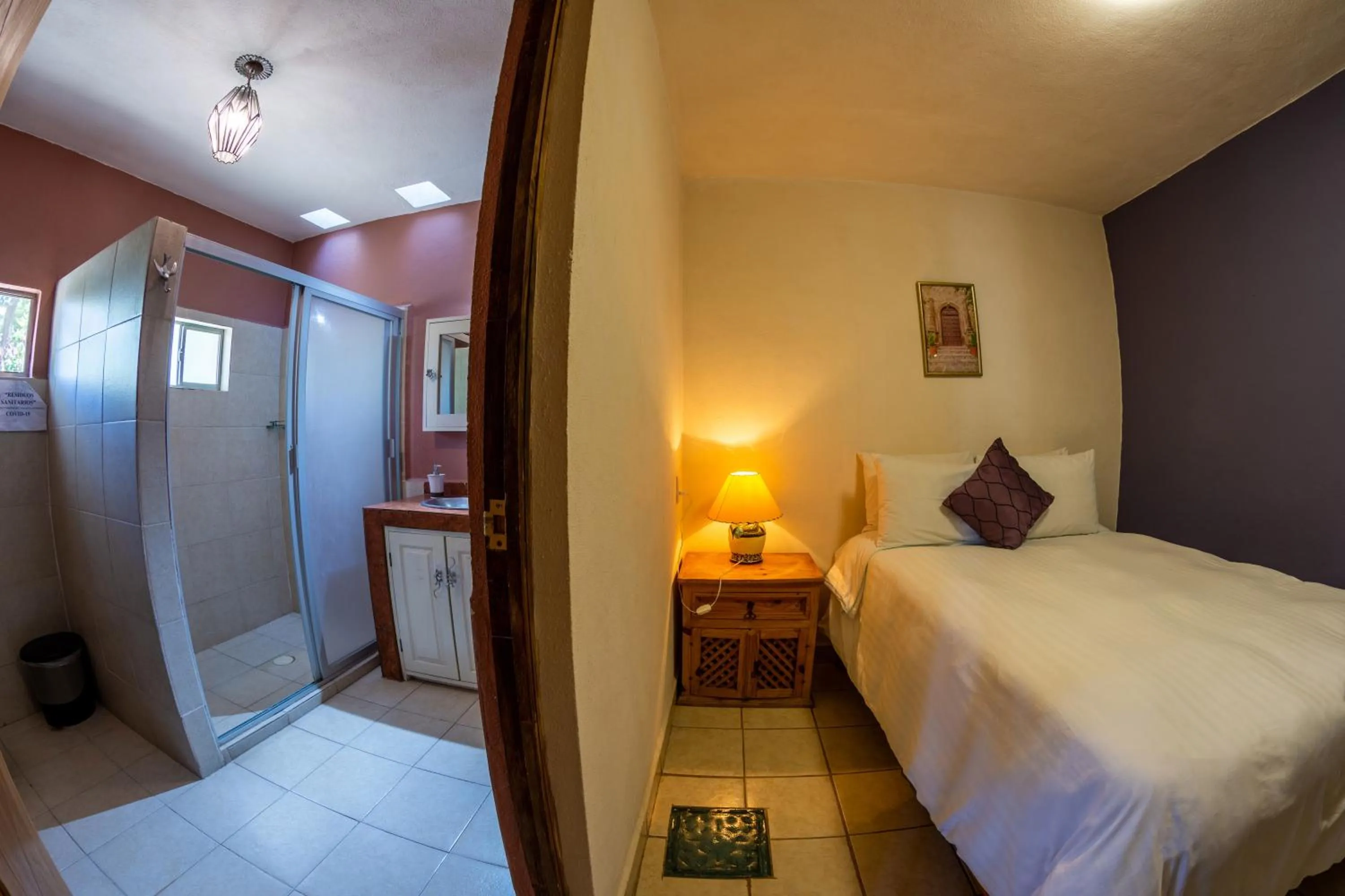 Photo of the whole room in Hotel Casa Santamaría