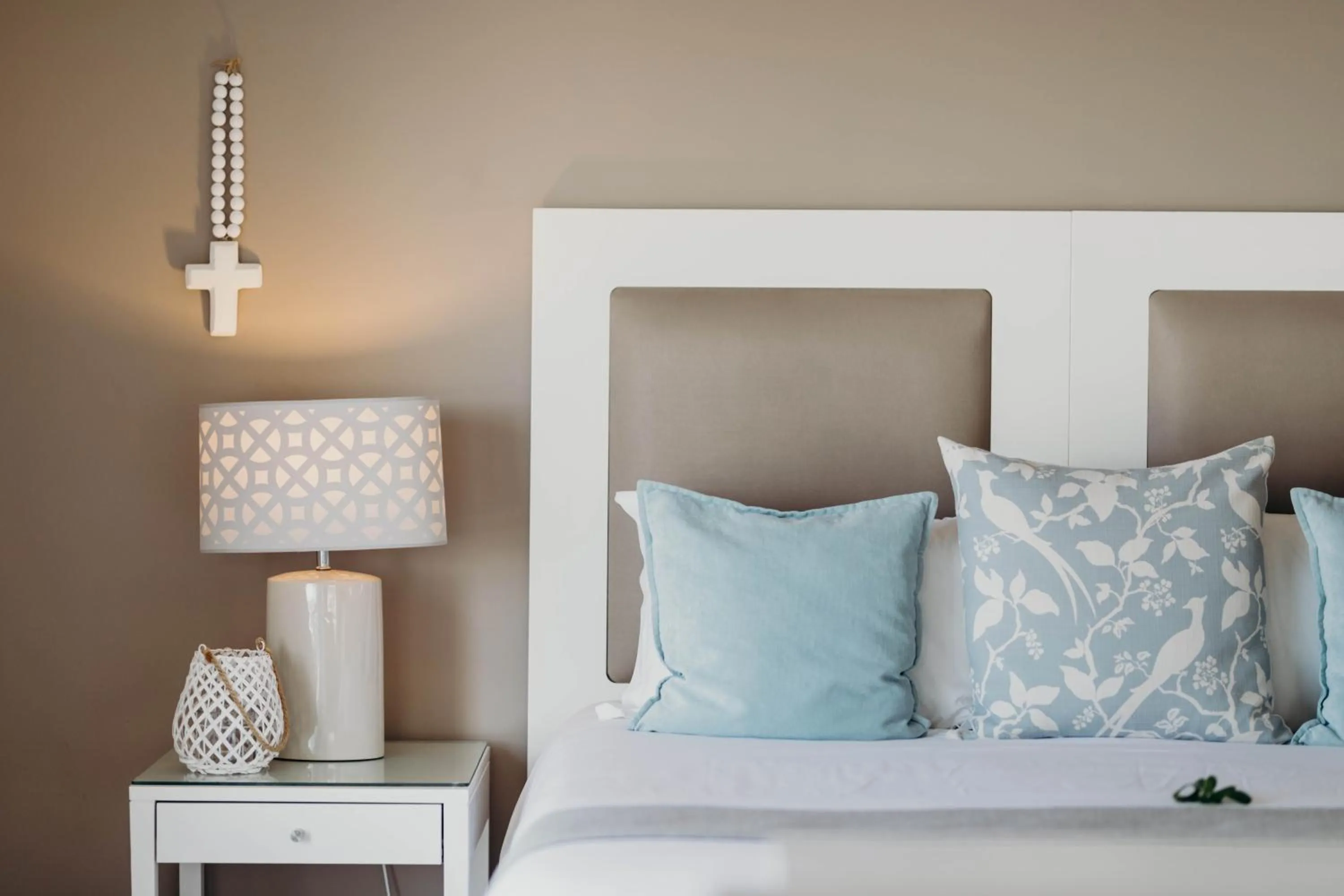 Bed in The Robberg Beach Lodge - Lion Roars Hotels & Lodges