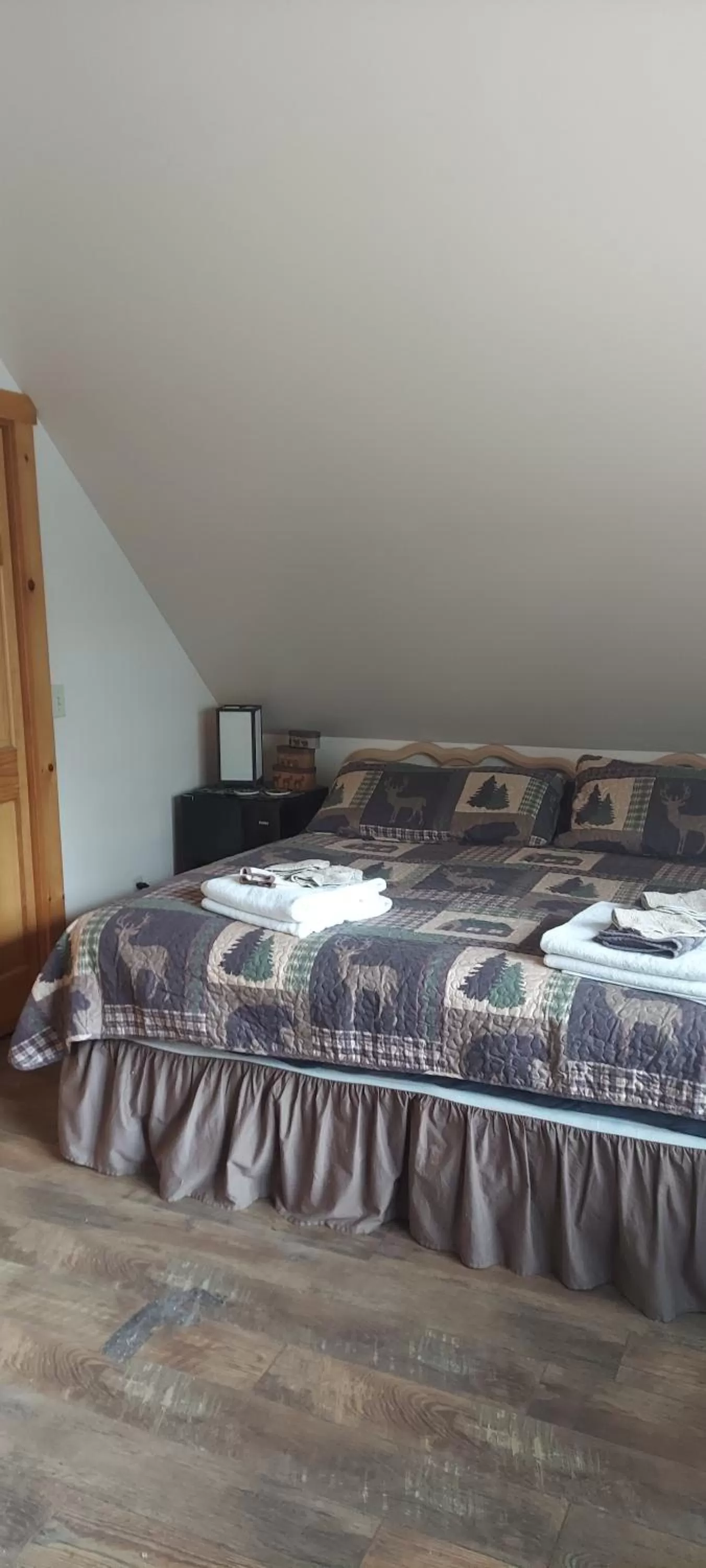 Bed in The Old Tioga Inn Bed and Breakfast