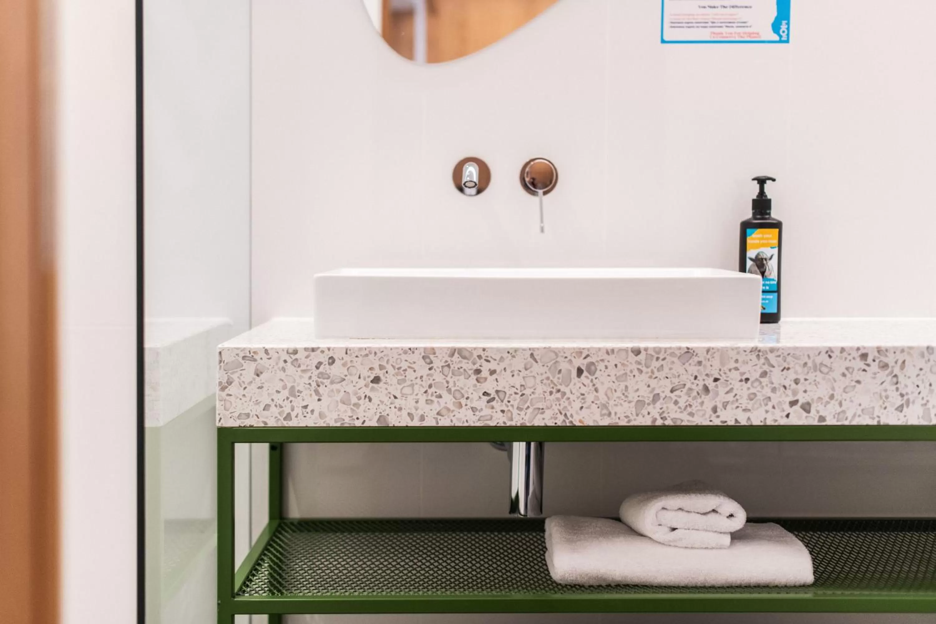 Bathroom in Hotel Kitchen59