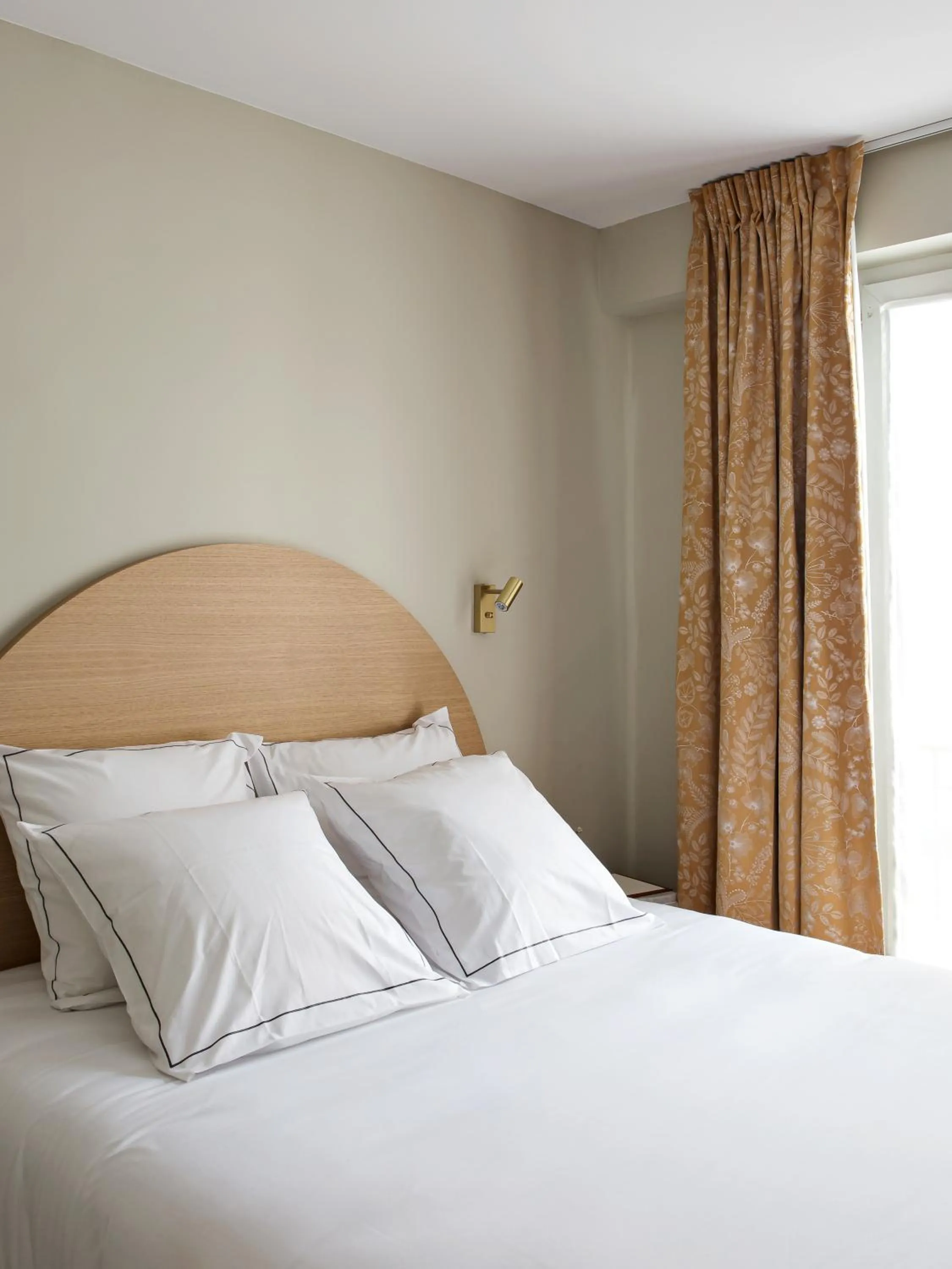 Bedroom, Bed in Hôtel AMI - Orso Hotels