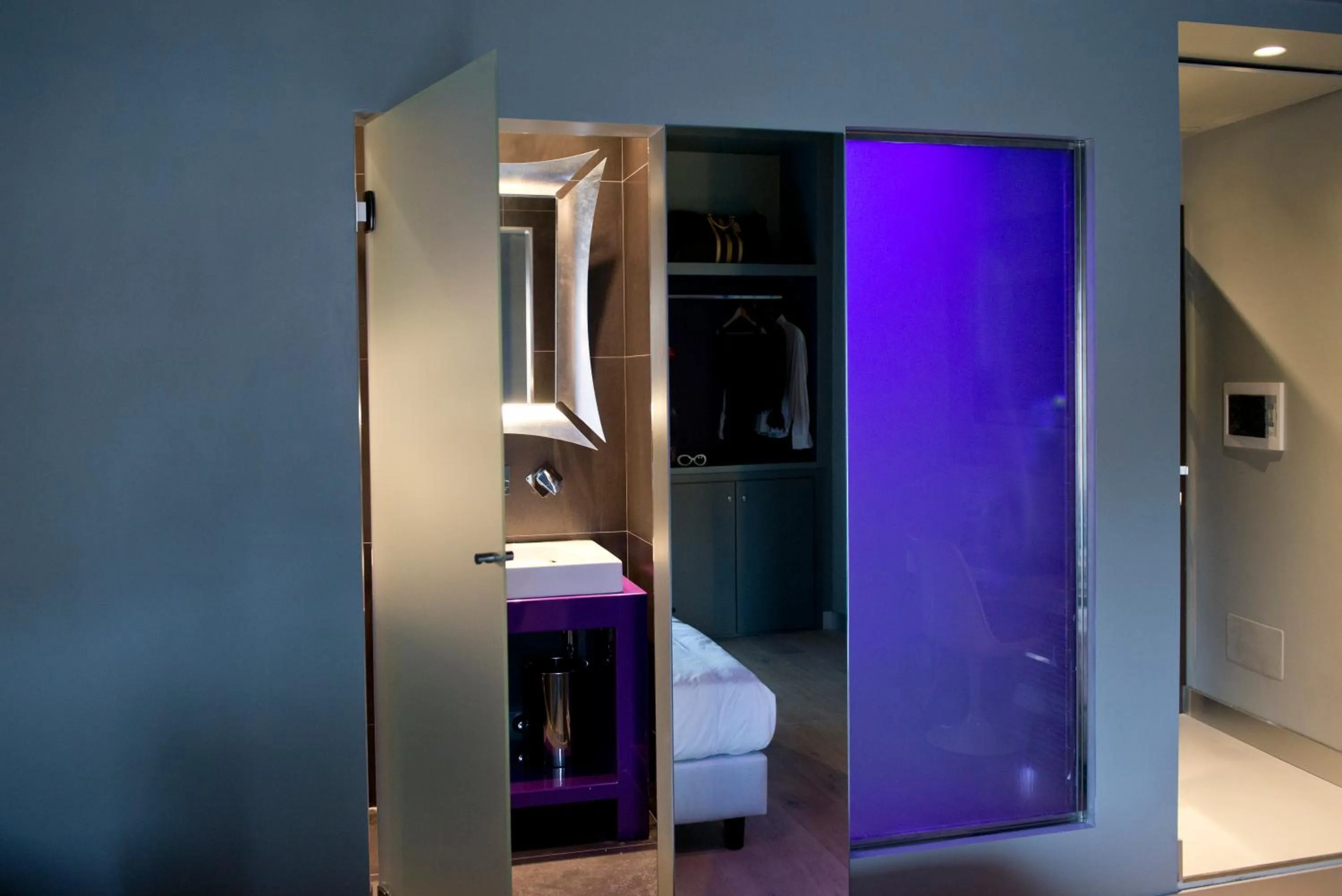 Bathroom, Bed in Torre Argentina Relais - Residenze di Charme