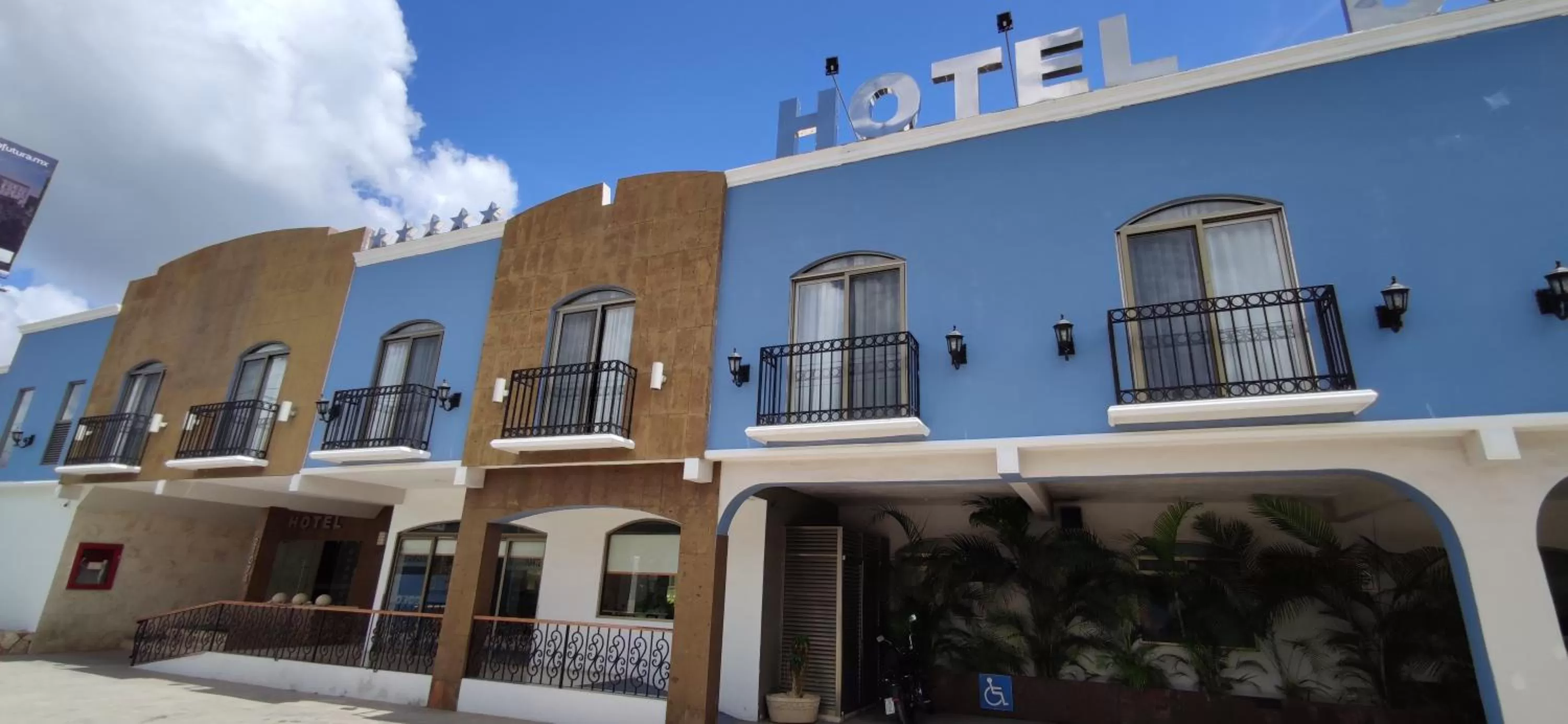 Facade/entrance in Hotel Dubrovnik