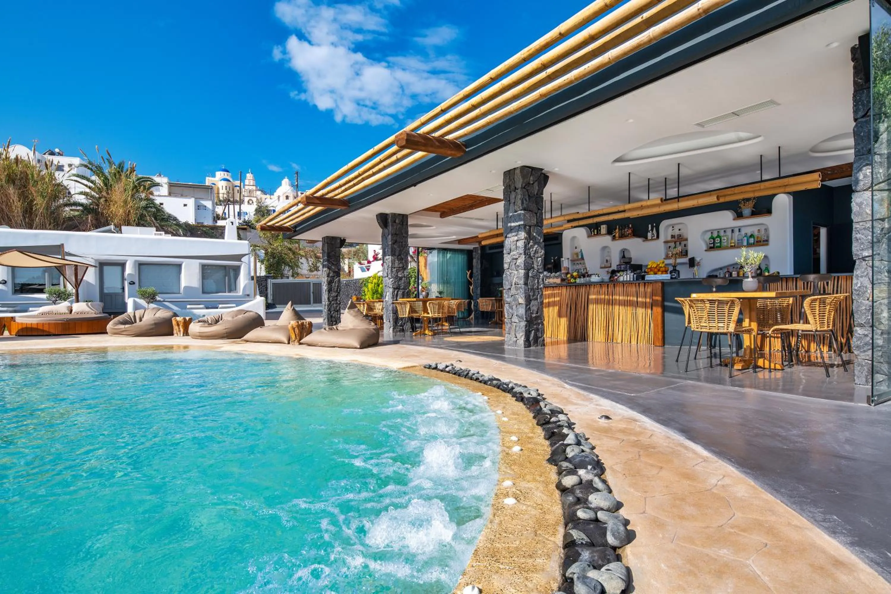 Restaurant/places to eat in San Marino Suites by Calm Collection