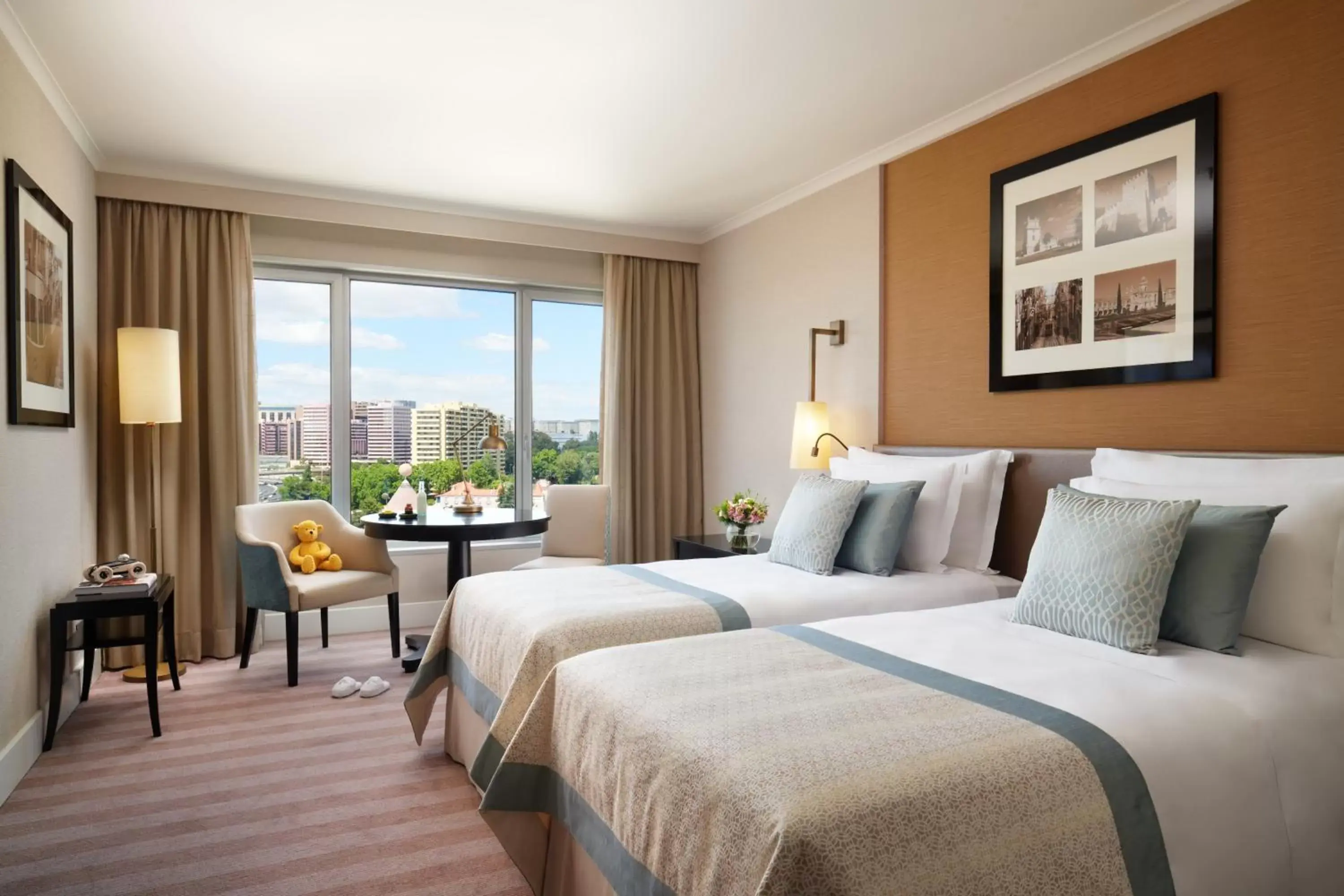 Deluxe Family Room in Corinthia Lisbon Deluxe Family Room in Corinthia Lisbon