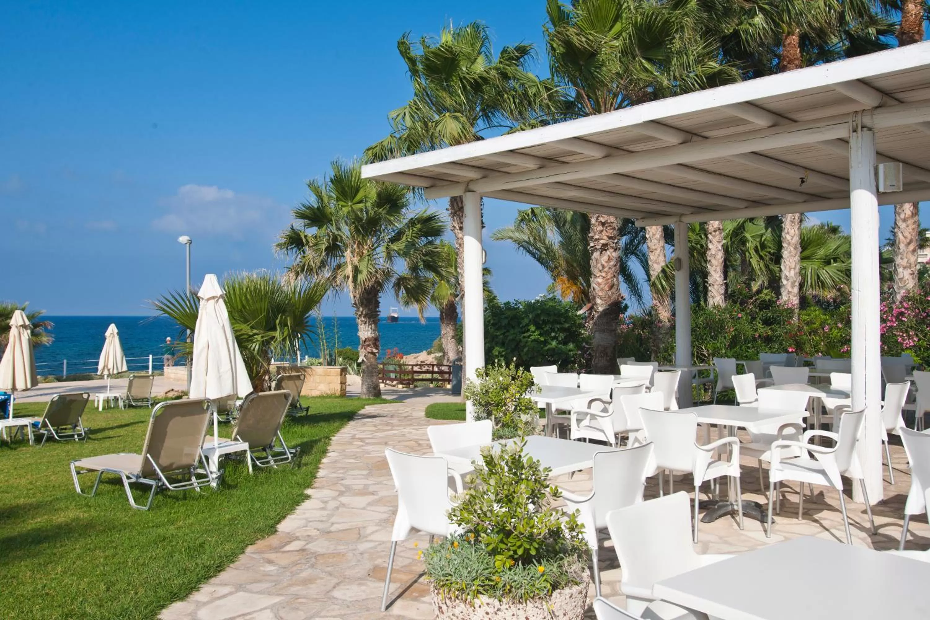 Restaurant/places to eat in Akti Beach Hotel & Village Resort