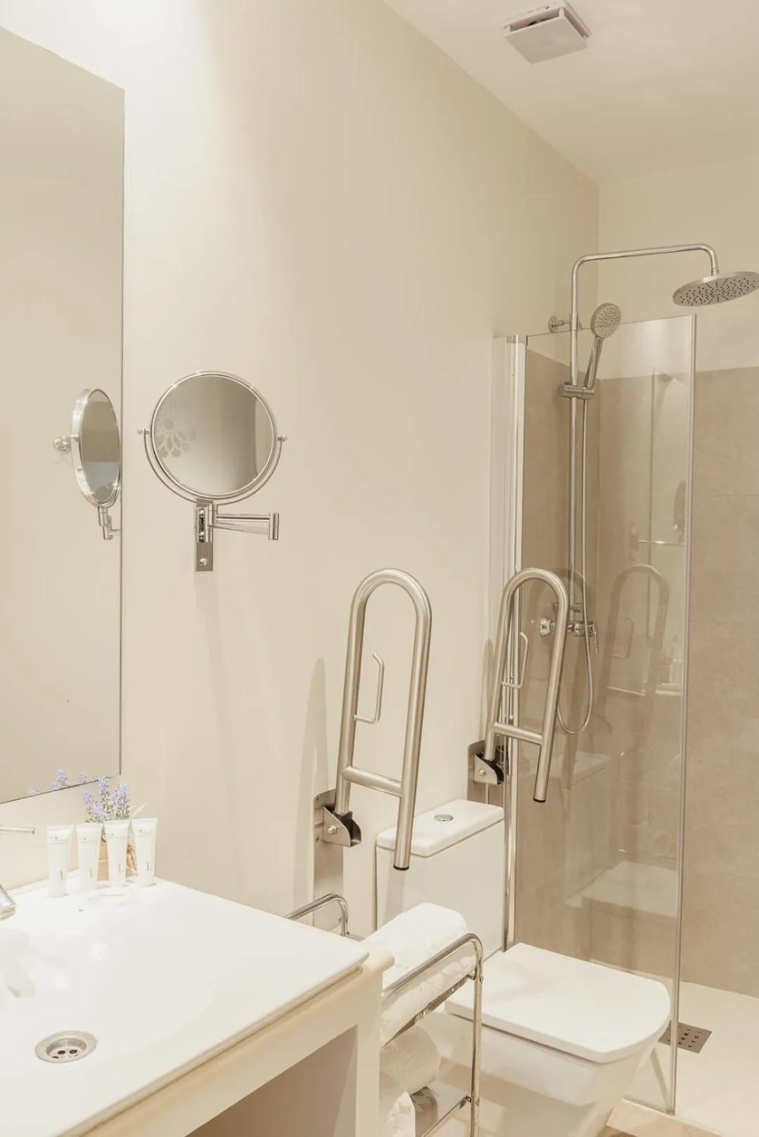 Bathroom in Hotel Boutique Elvira Plaza