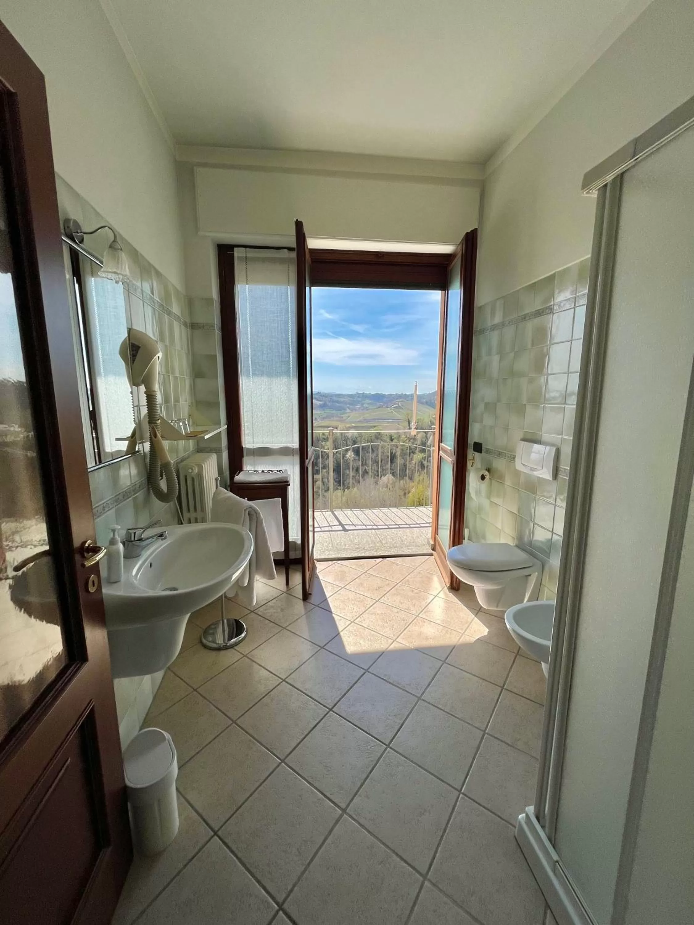 Bathroom in Belvedere Bike Hotel