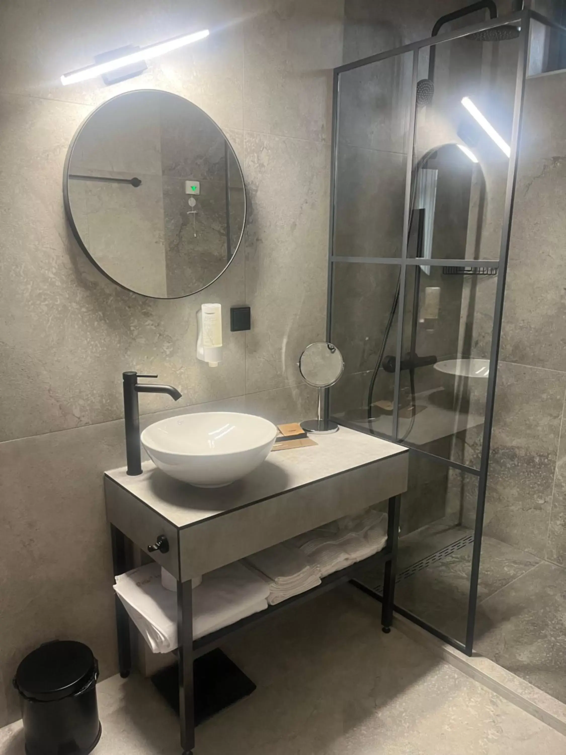 Large Double Room in Hotel NIKS Large Double Room in Hotel NIKS