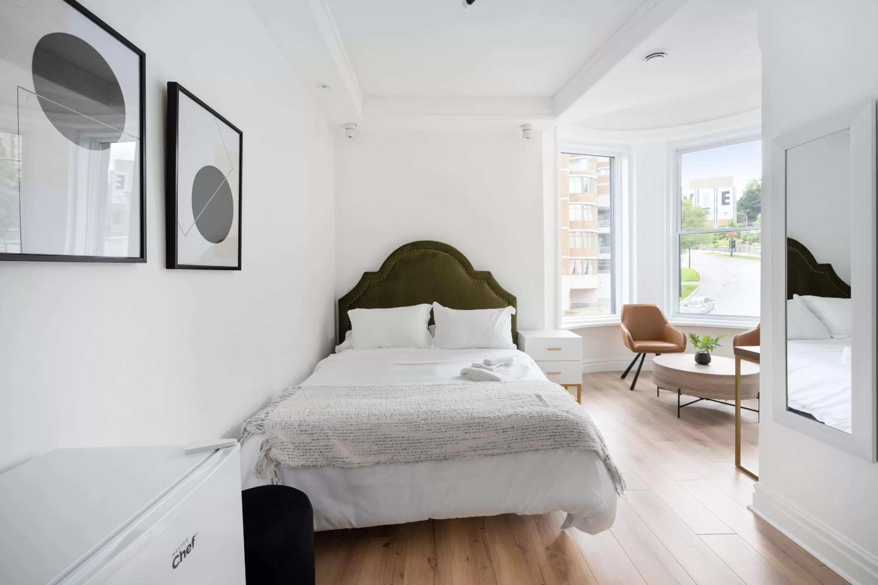 Bed in Le Penfield Par Nomade MTL