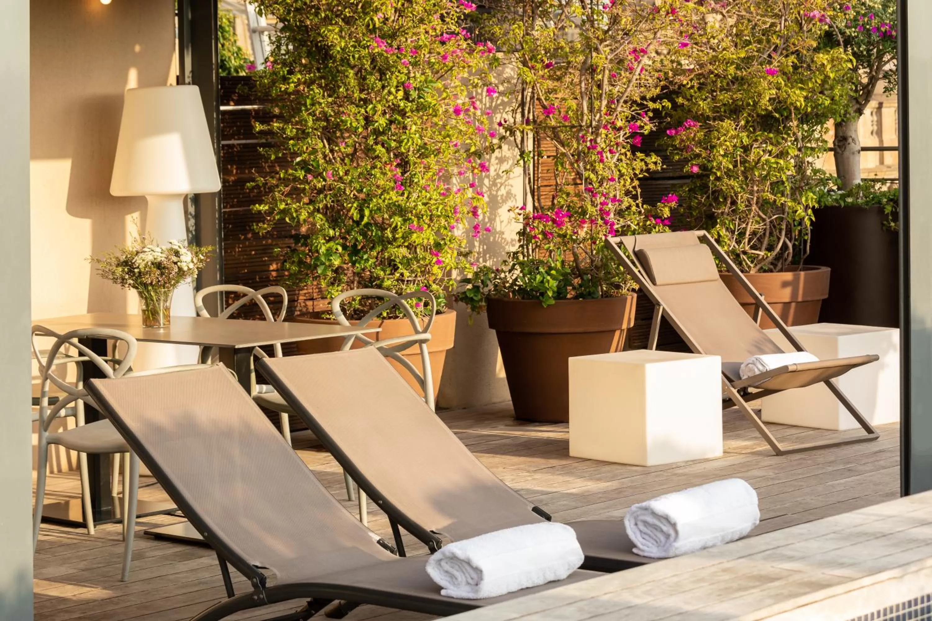 Swimming pool in Duquesa Suites Landmark Hotel by Grup Duquessa