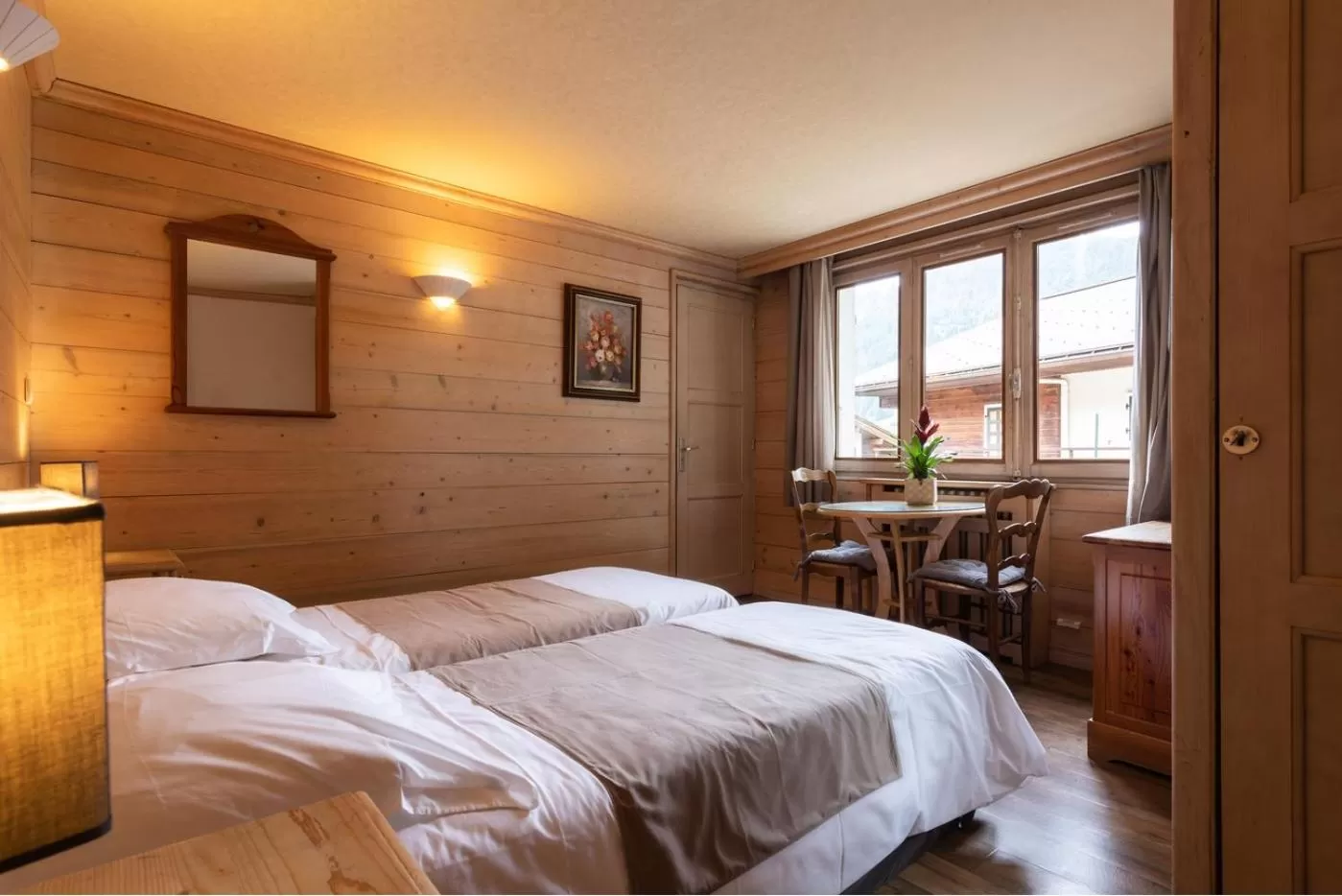 Bedroom, Bed in Hôtel La Montagne