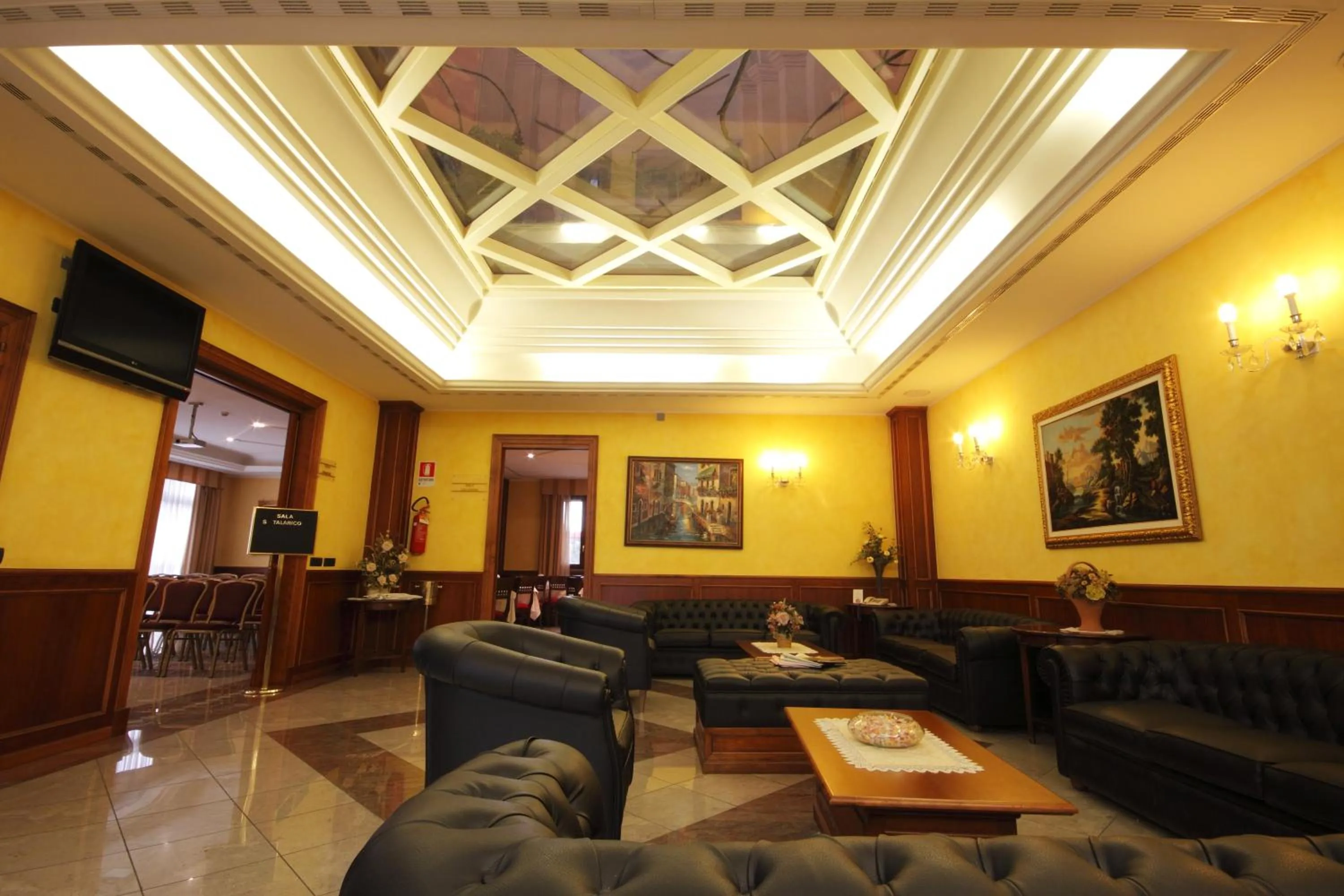 Lounge or bar in Tricolore Hotel