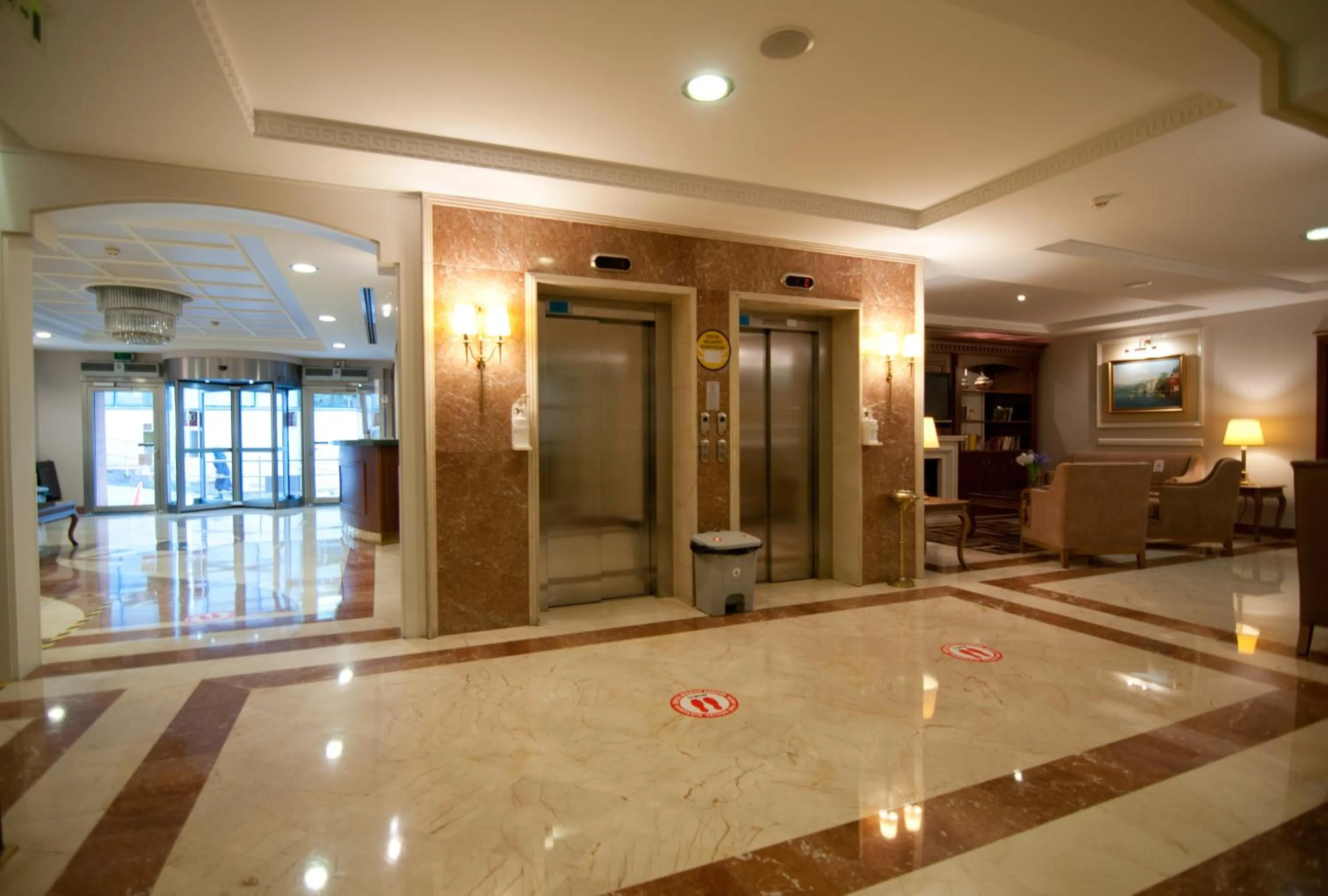 Lobby or reception in Taksim Metropark Hotel