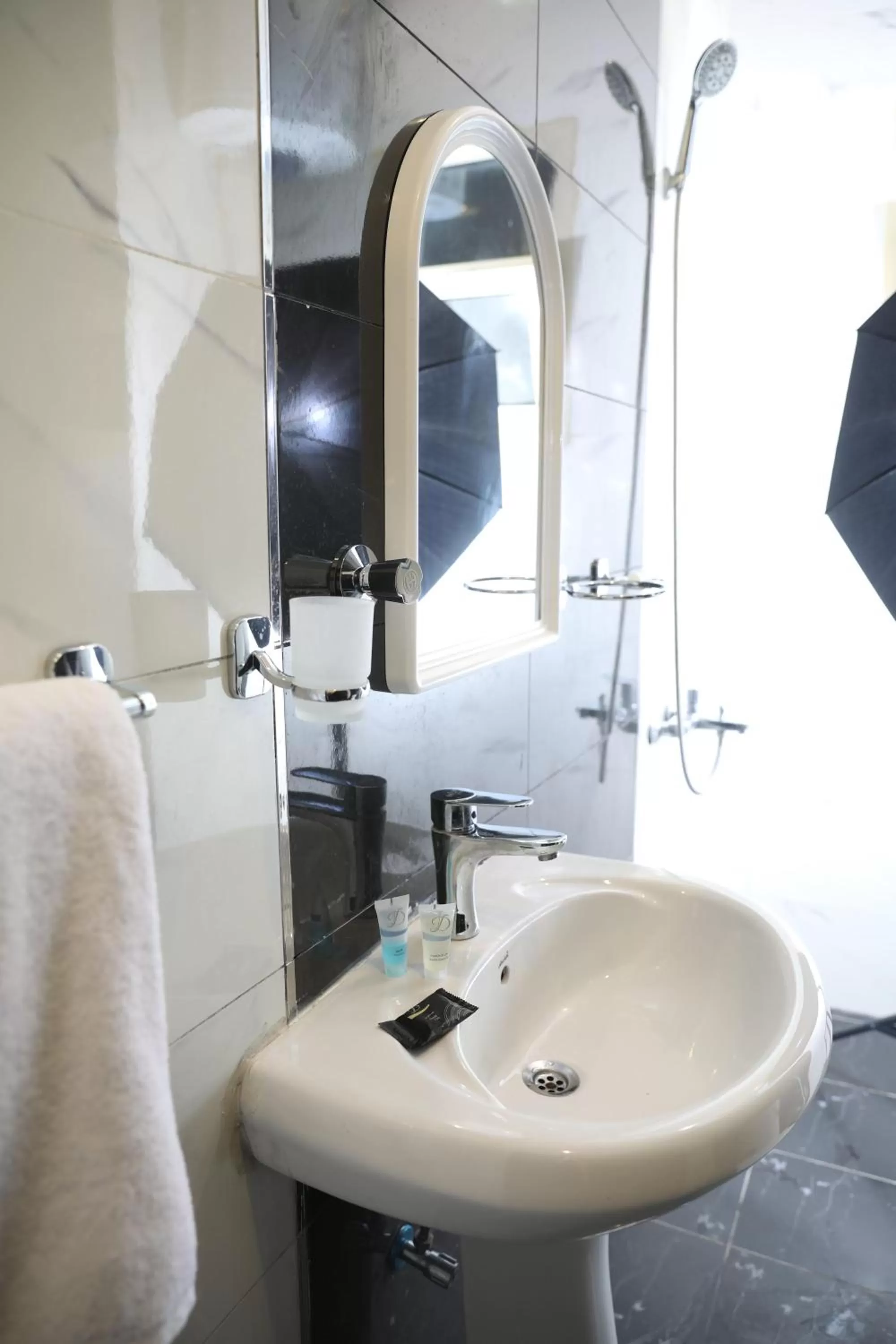 Bathroom in Quiet Rooms Suites 6 By Quiet Rooms