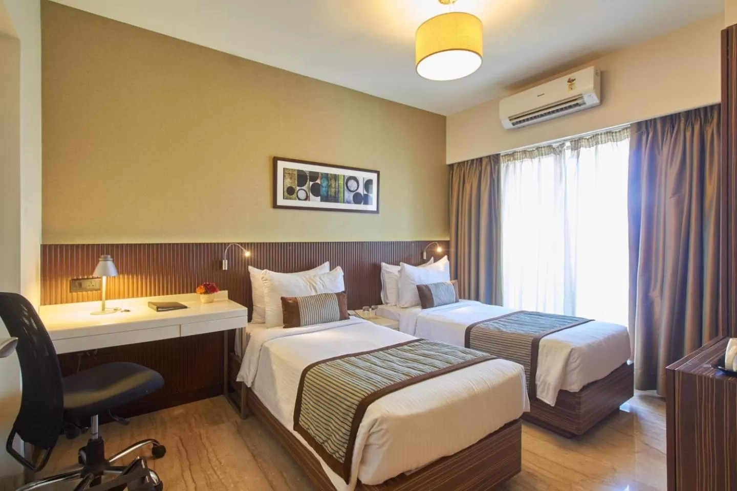 Bedroom, Bed in Residency Sarovar Portico