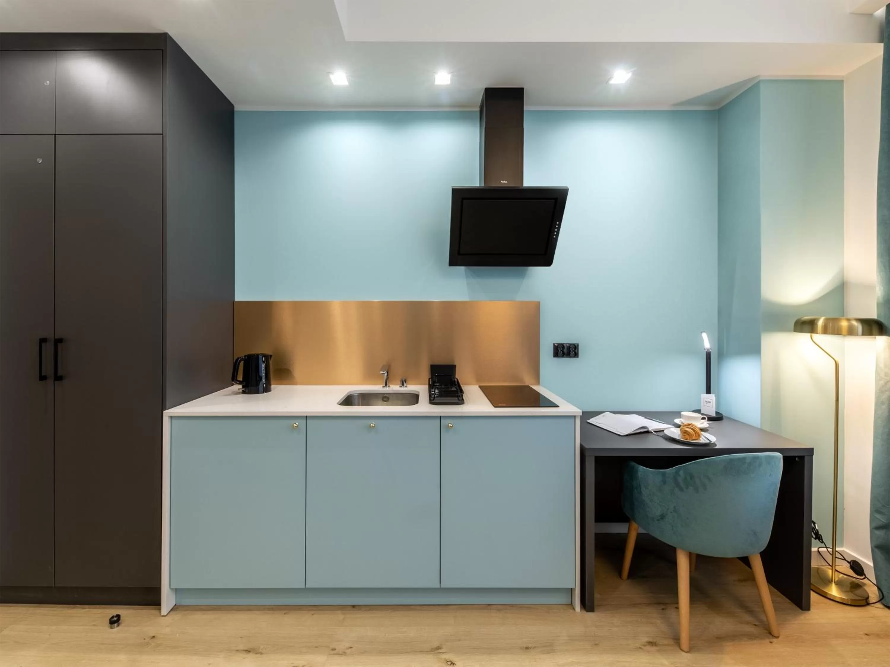 Coffee/tea facilities in SQUARE APARTMENTS GDYNIA