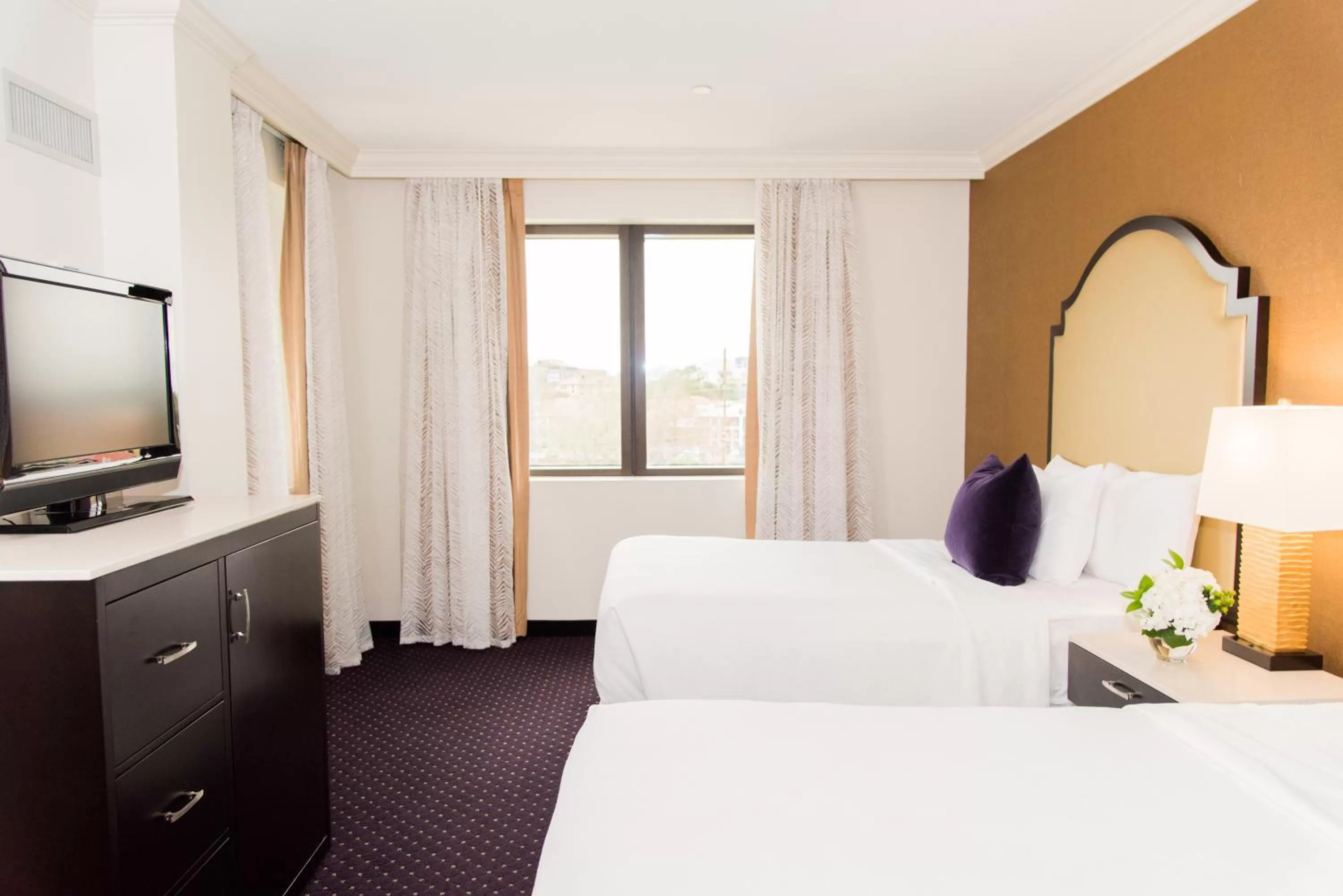 Bedroom, Bed in The Cook Hotel and Conference Center at LSU