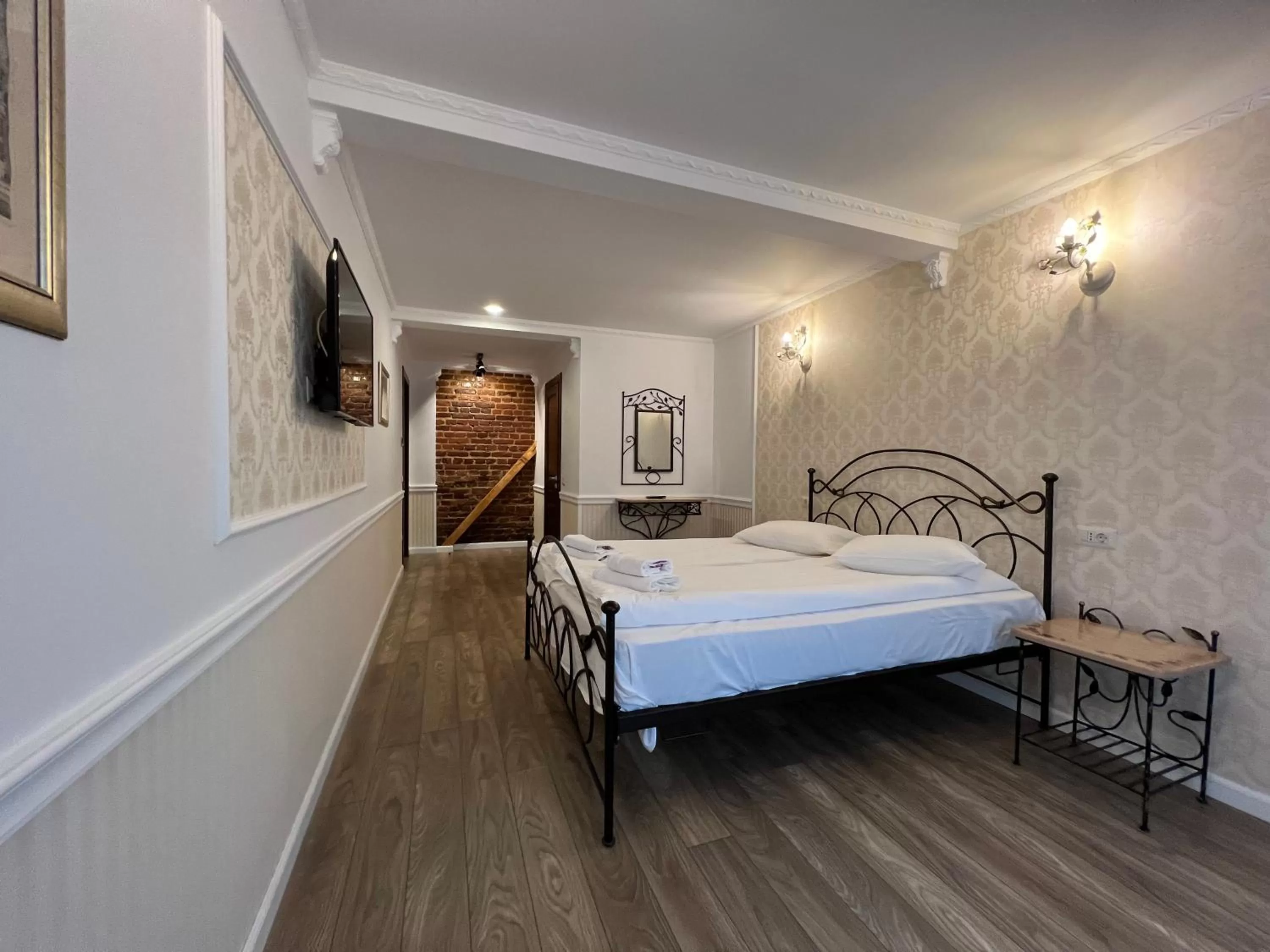 Photo of the whole room, Bed in Hotel Boutique Cathedral Plaza Residences room for rent downtown