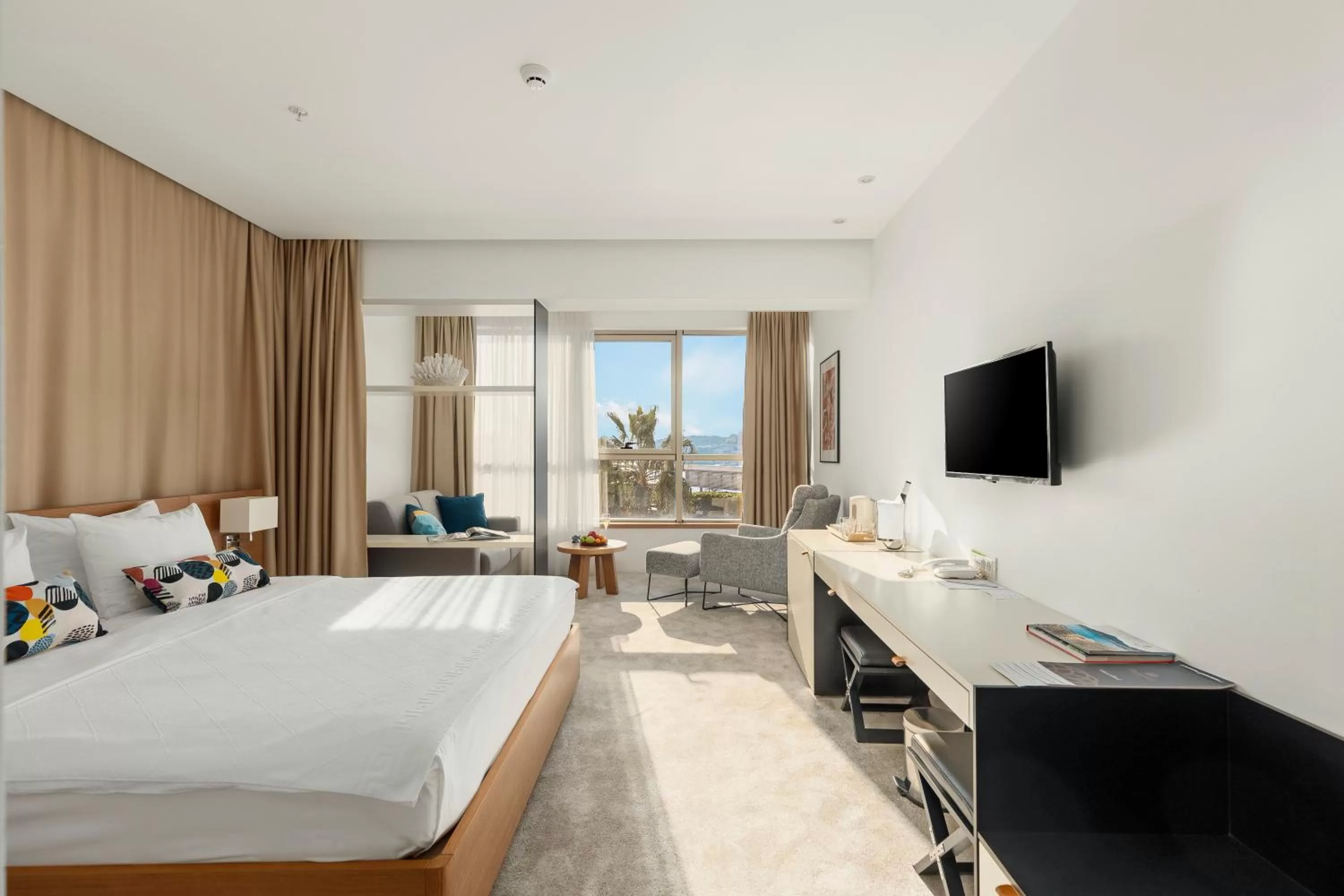 Superior Double Room with Garden View in Hotel Harmonia by Dukley