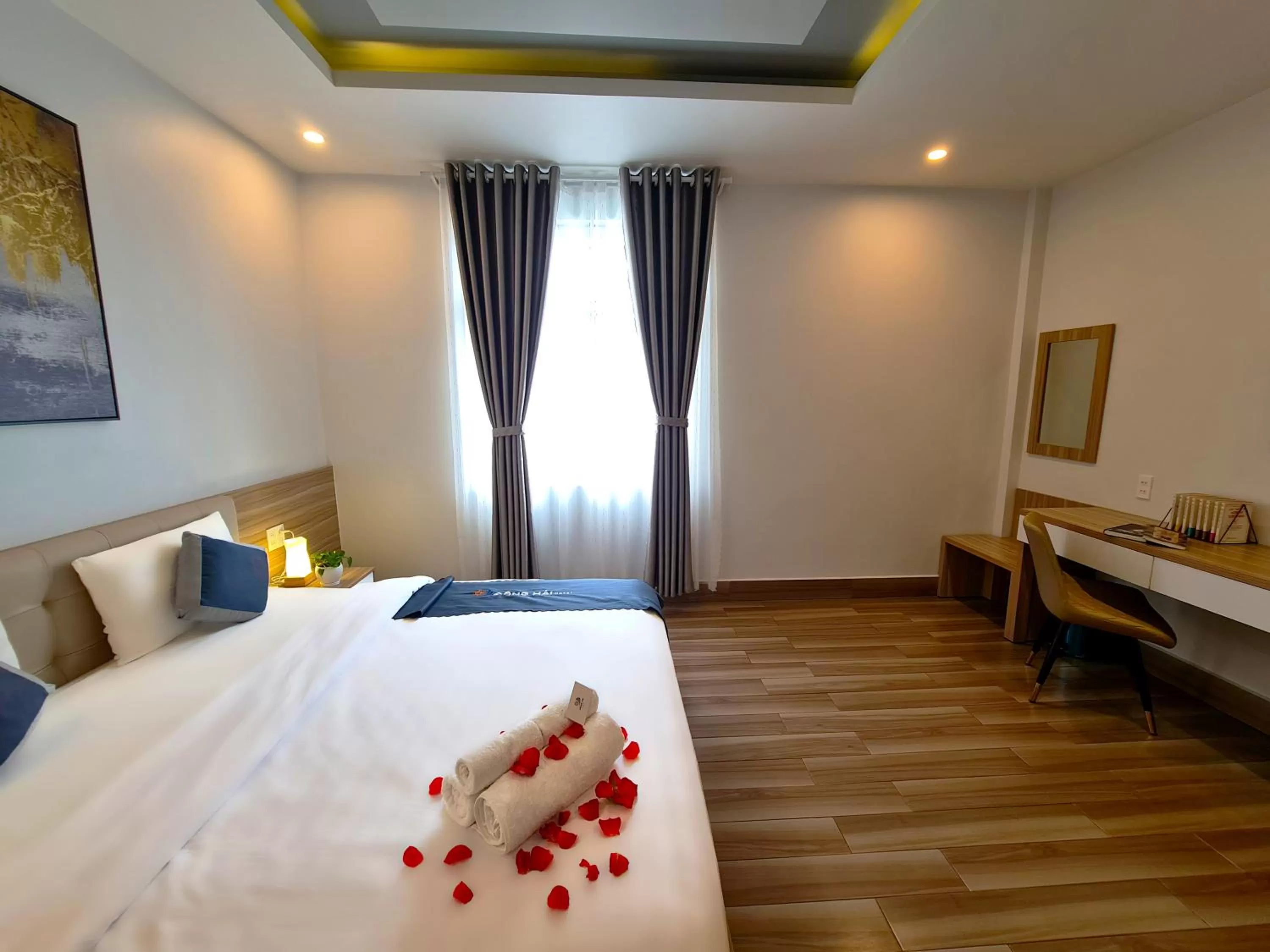 View (from property/room), Bed in Dong Hai Hotel _ Rach Gia