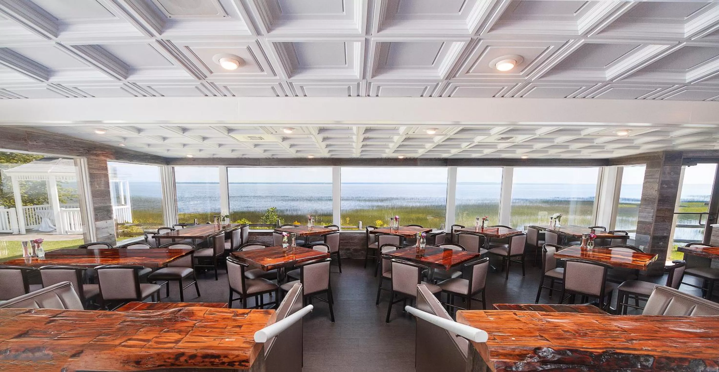 Continental breakfast in Terrace Bay Hotel - Lakefront