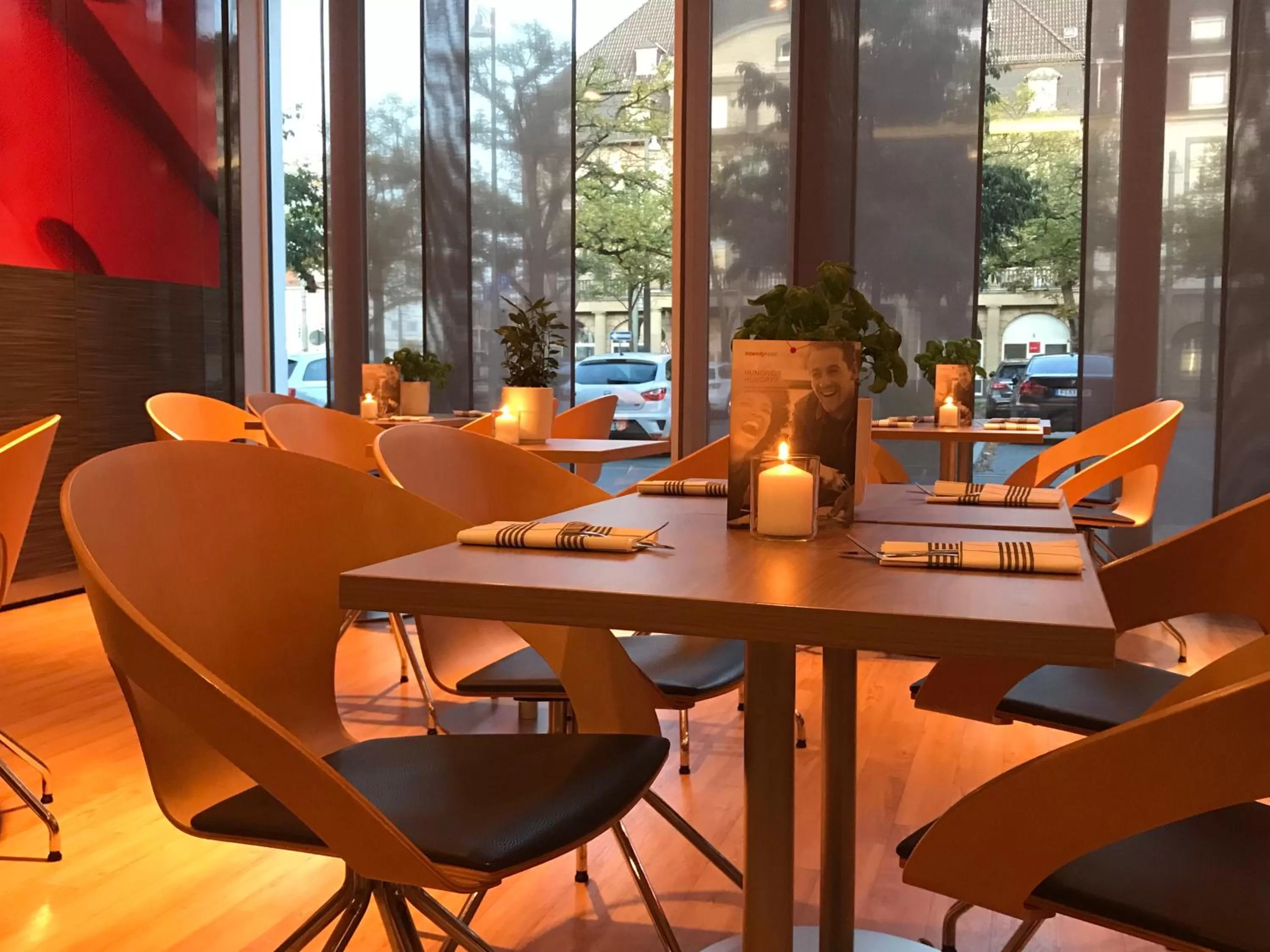 Restaurant/places to eat in IntercityHotel Darmstadt