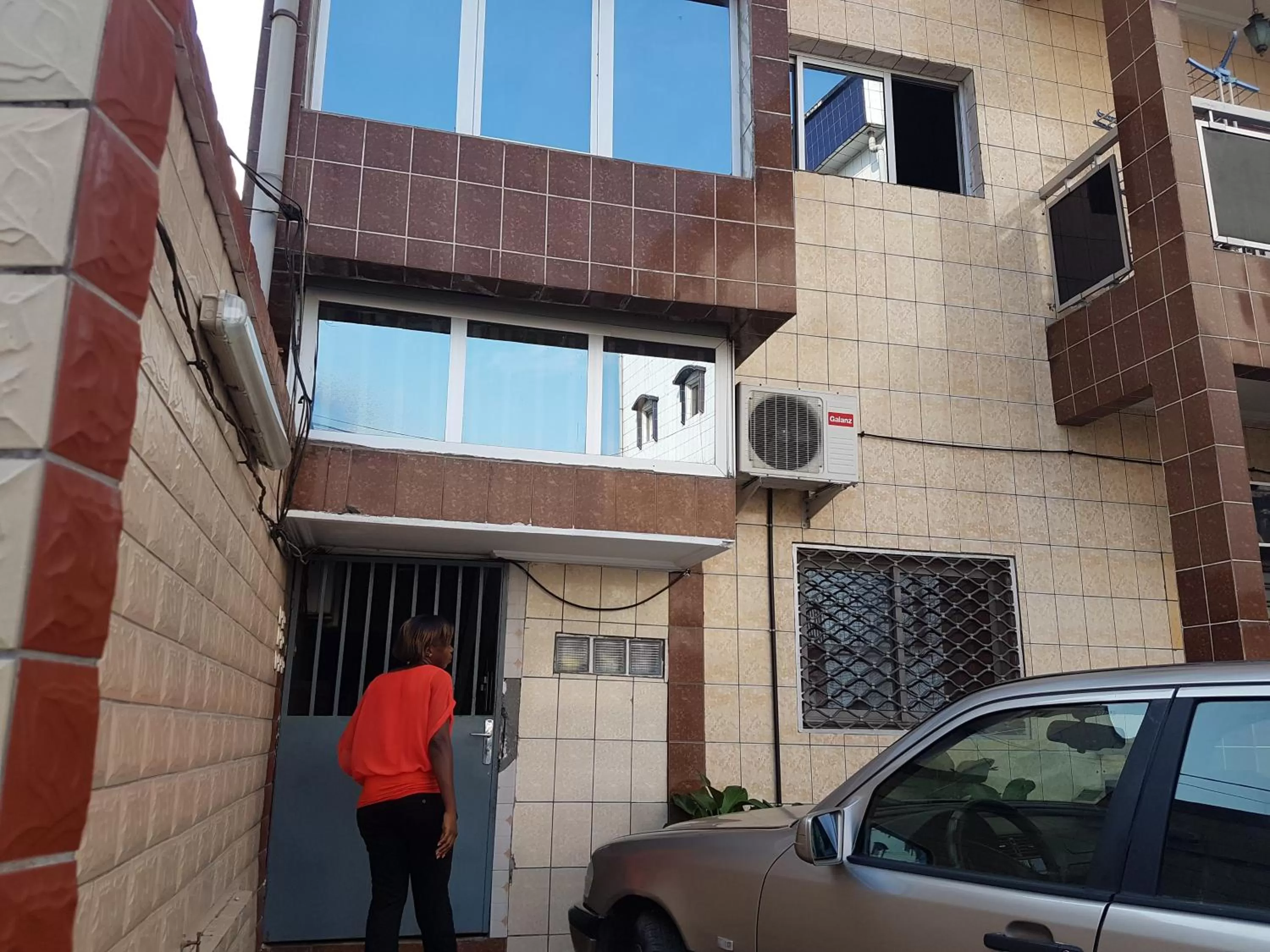 Property Building in Maison Rose