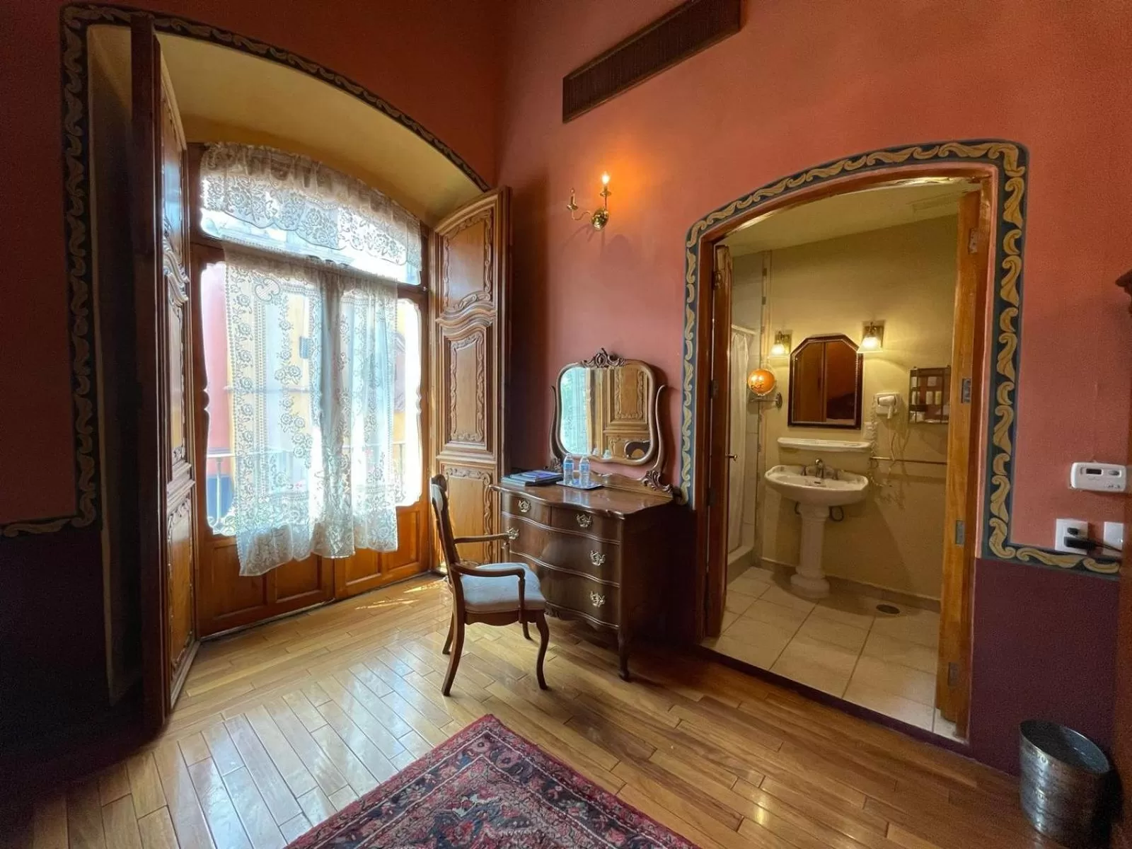 Decorative detail in La Casa de la Marquesa