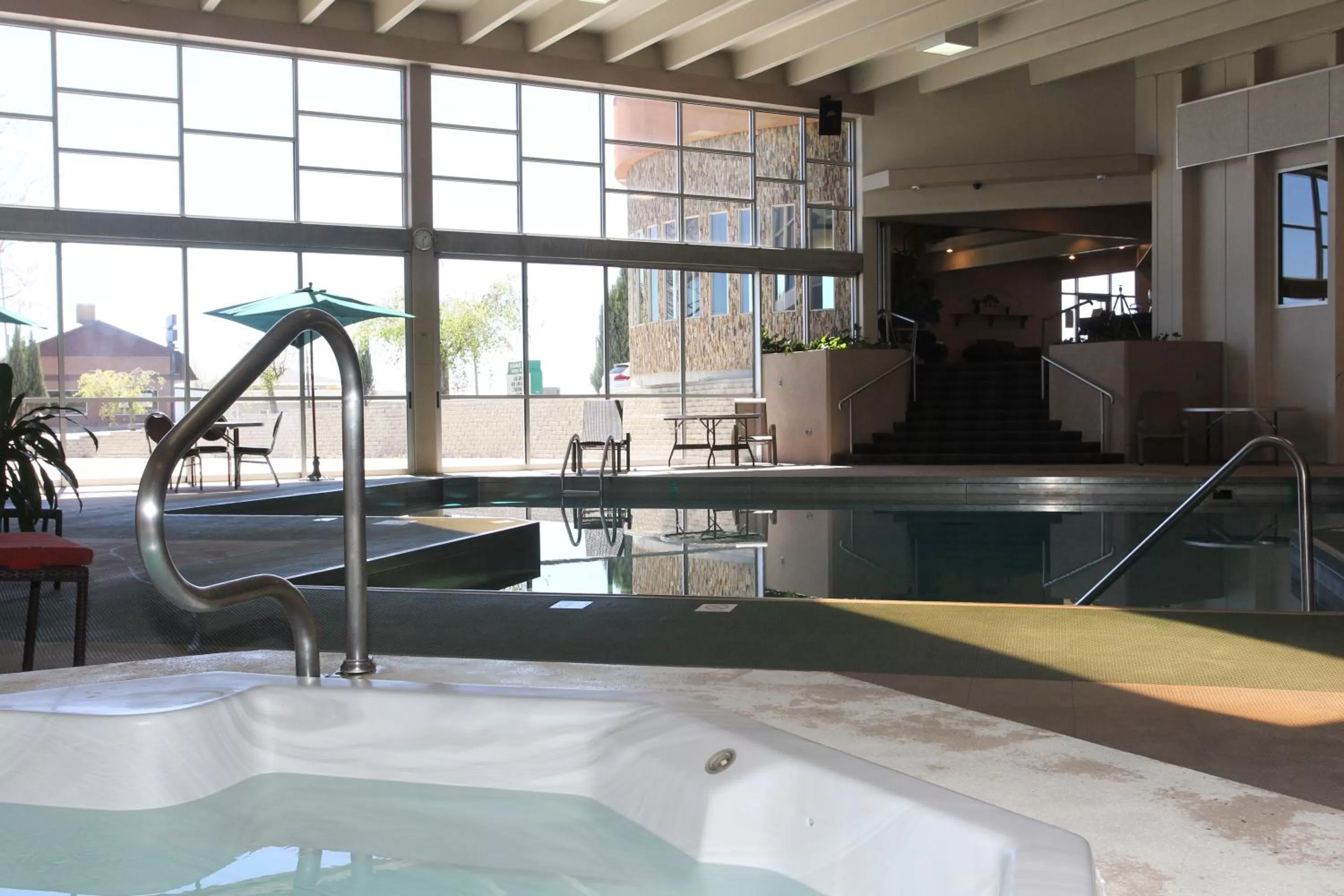 Swimming pool in Greenwell Inn