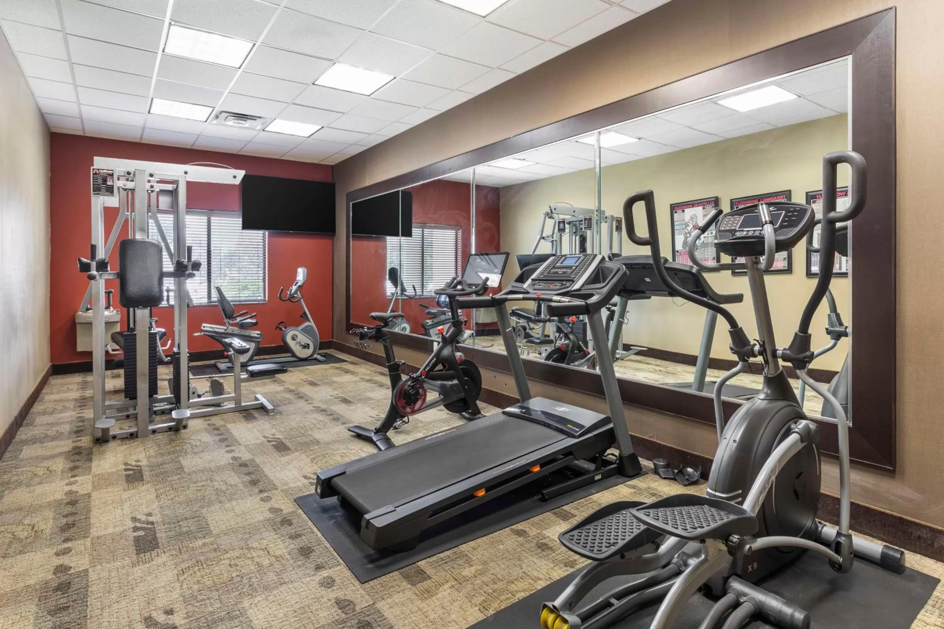 Fitness centre/facilities in Best Western Plus Texoma Hotel & Suites