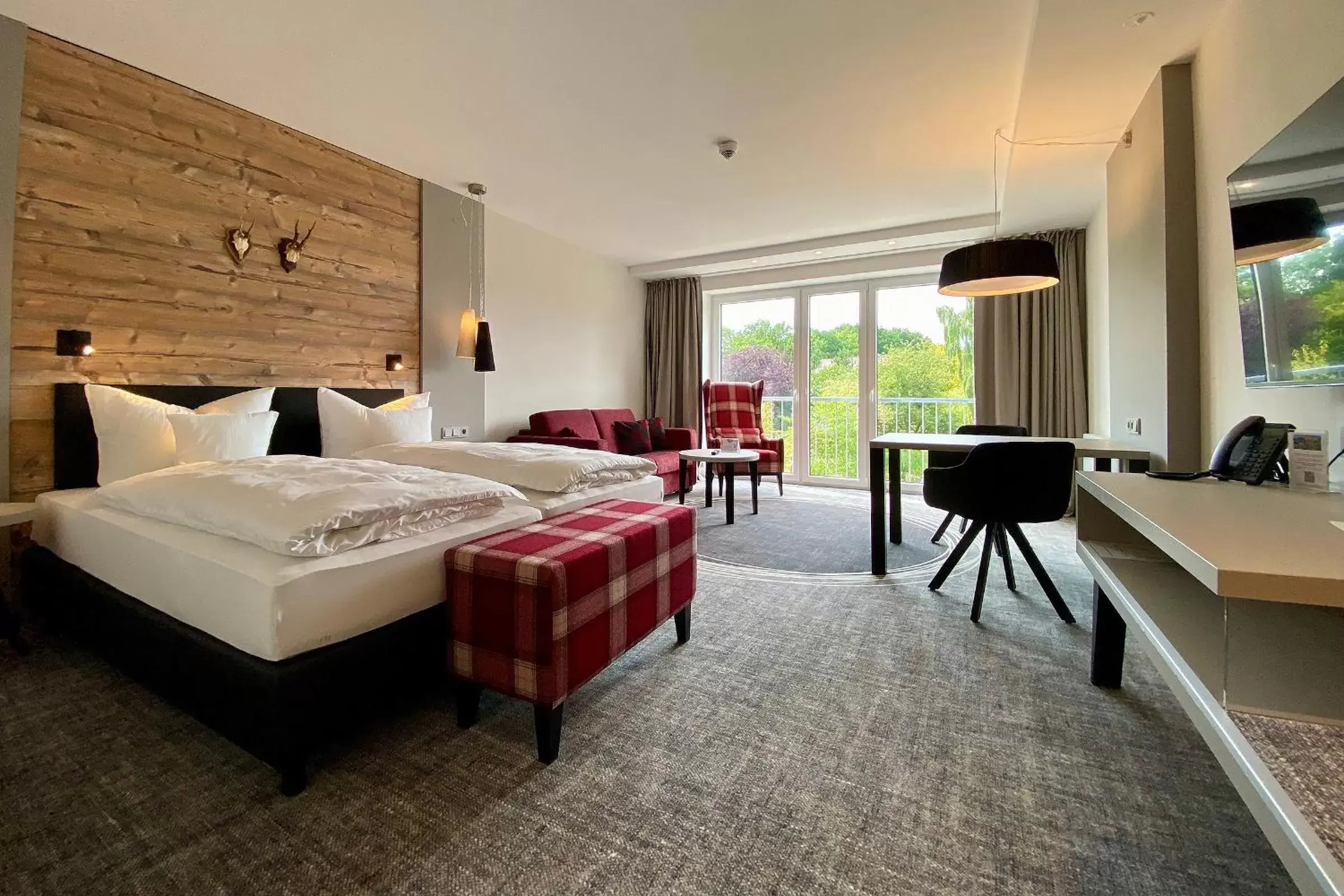 Queen Room with Garden View in Köhlers Forsthaus Wellness & Genuss Hotel Queen Room with Garden View in Köhlers Forsthaus Wellness & Genuss Hotel