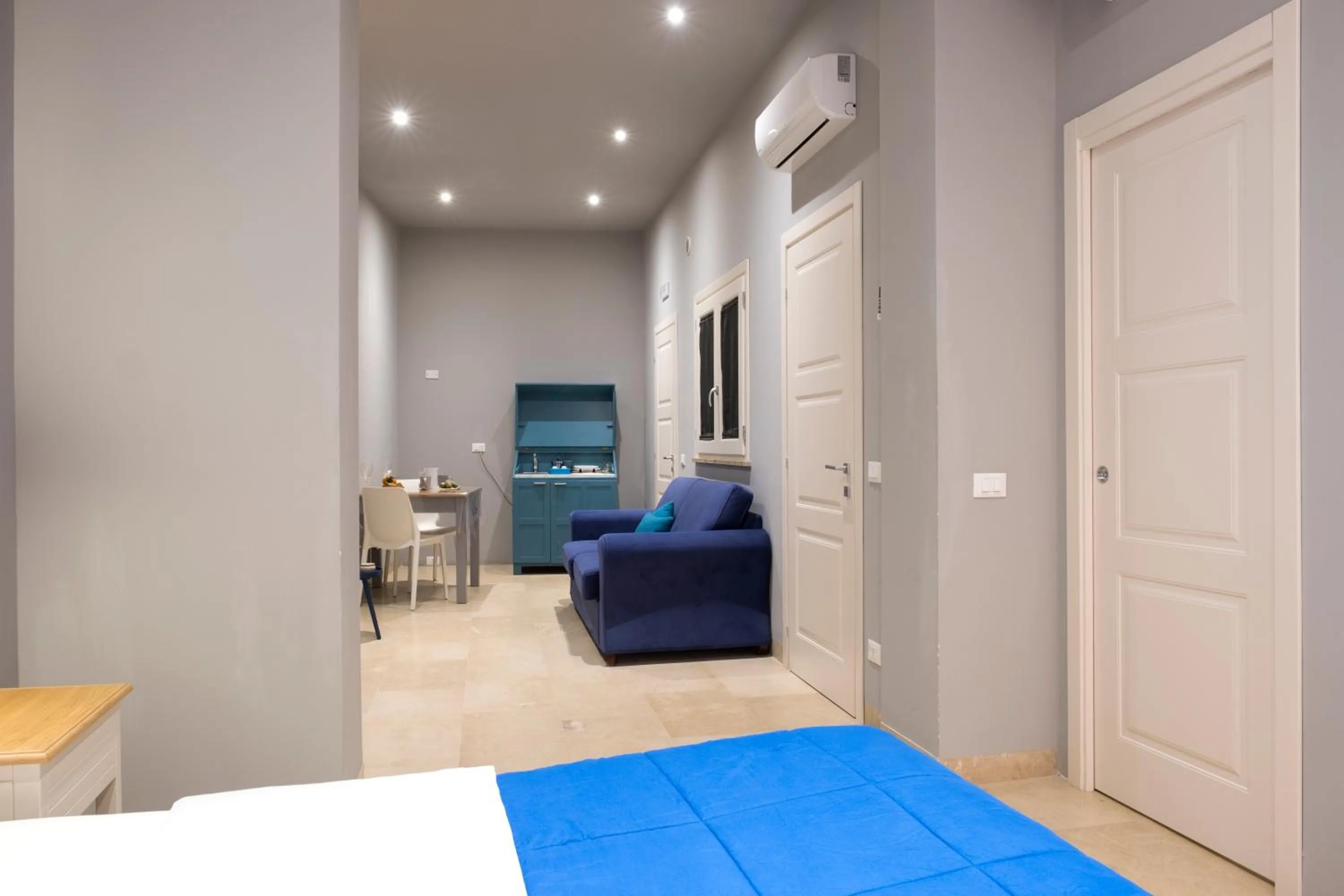 Photo of the whole room, Bed in ZIBIBBO SUITES & ROOMS - Aparthotel in Centro Storico a Trapani