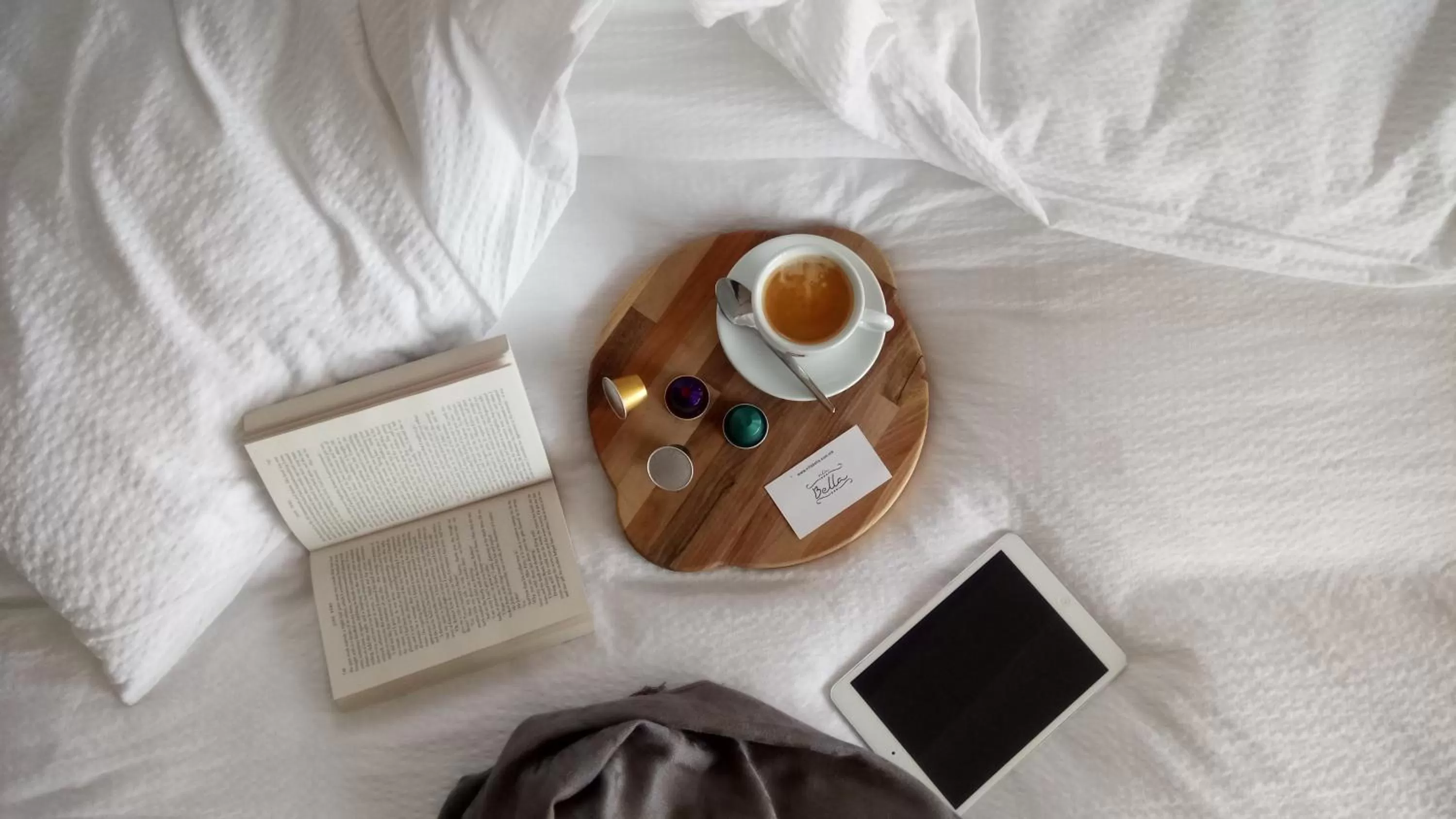 room service, Seating Area in Villa Bella