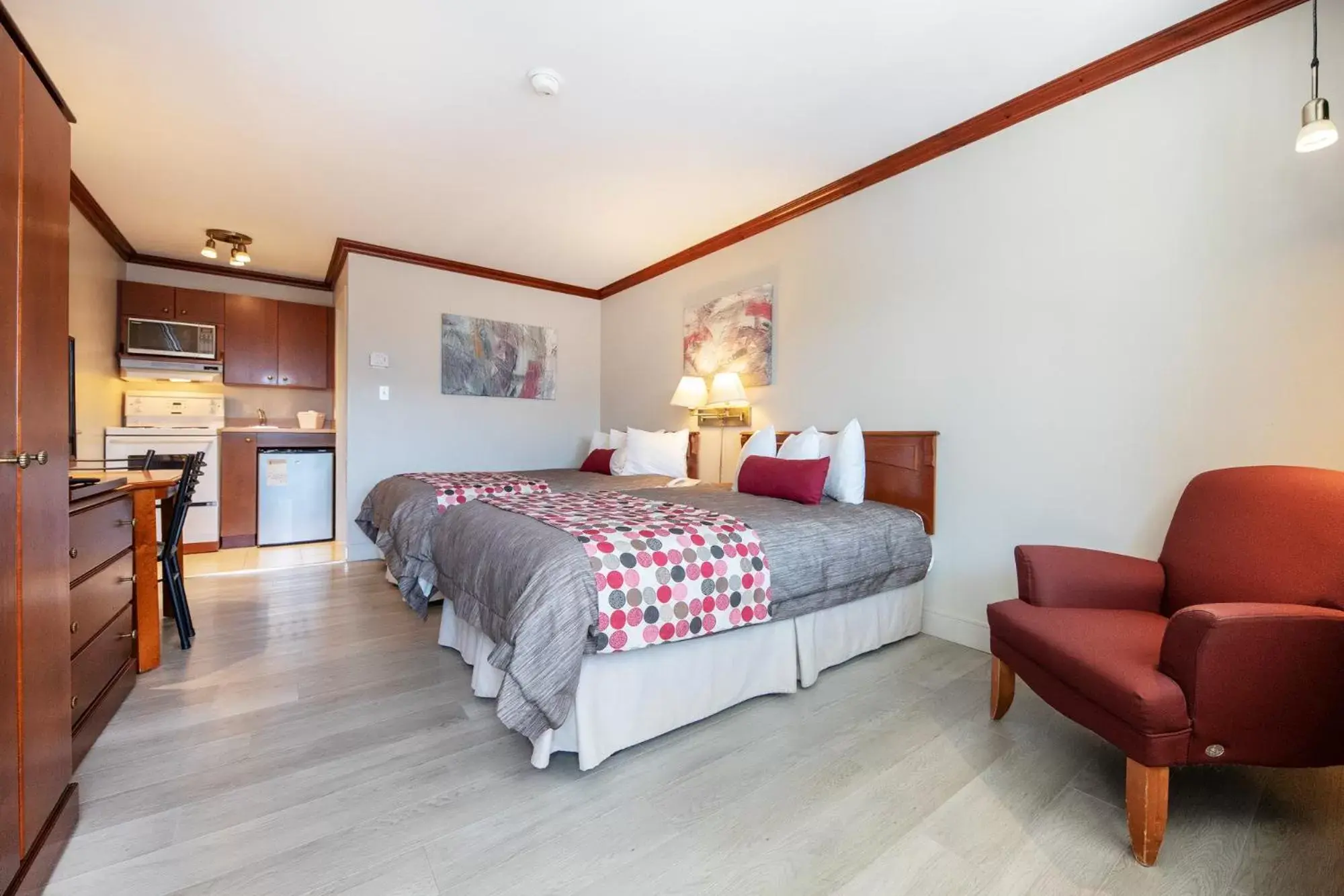 Deluxe Double Room with Two Double Beds in Hotel Plante Deluxe Double Room with Two Double Beds in Hotel Plante