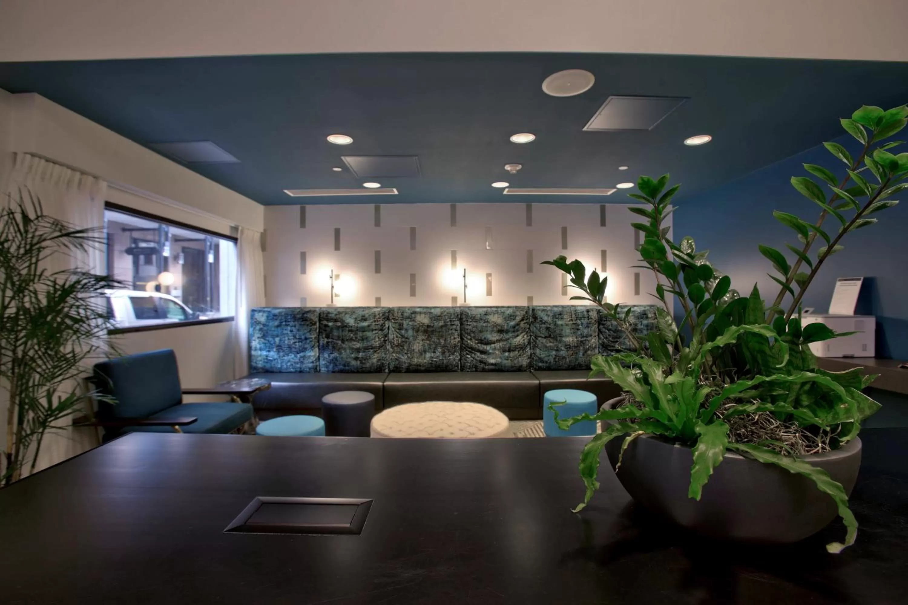 Living room in Hotel Indigo New Orleans - French Quarter by IHG