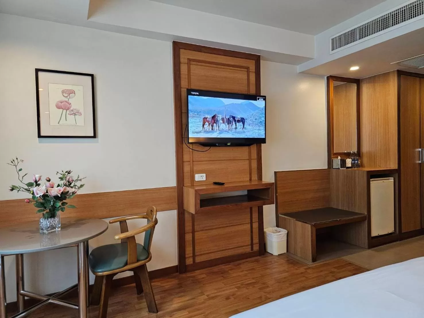 TV/Entertainment Center in Dynasty Inn