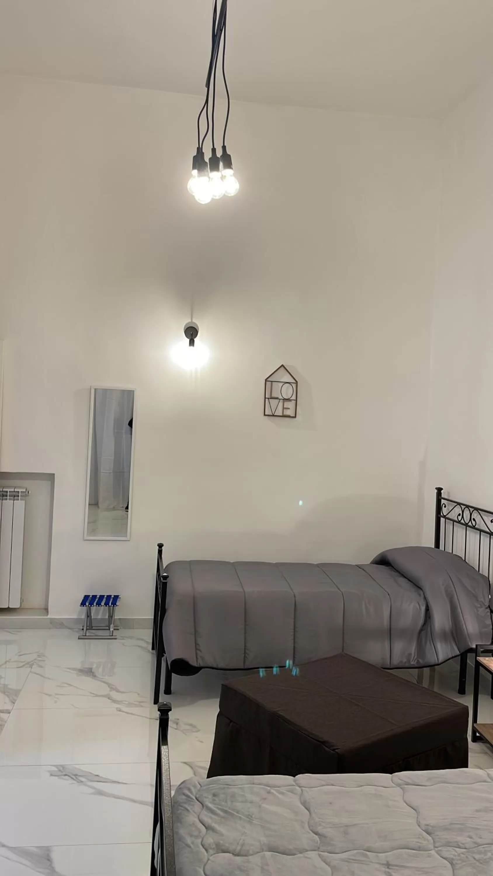 Photo of the whole room, Bed in Lumacors House