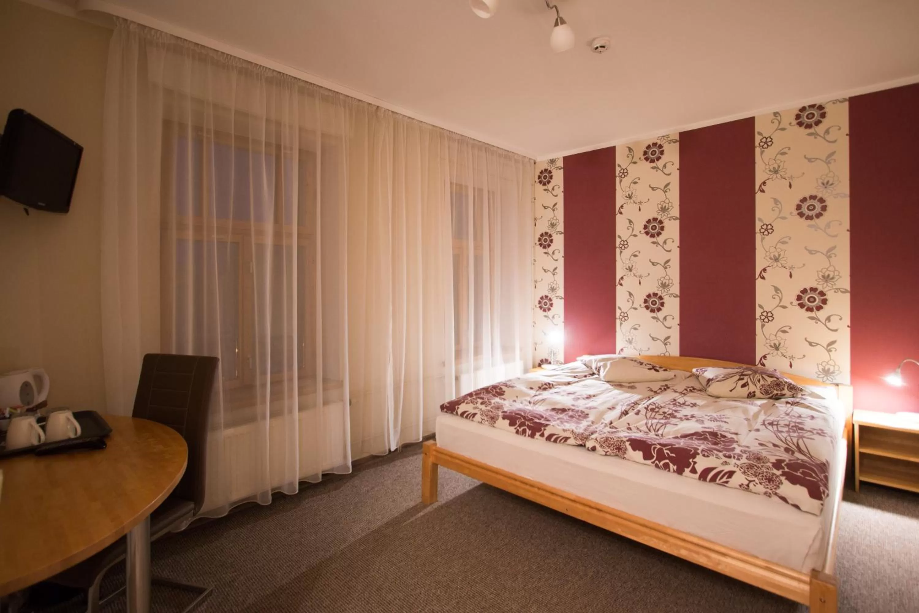 Photo of the whole room, Bed in Hotel Katrina