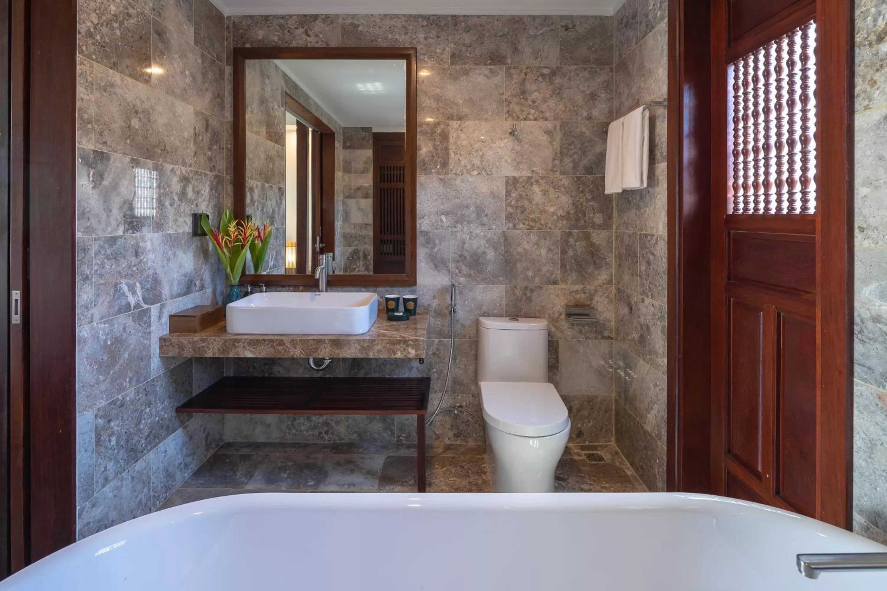 Bath in Nghê Prana Hotel and Spa Hoi An