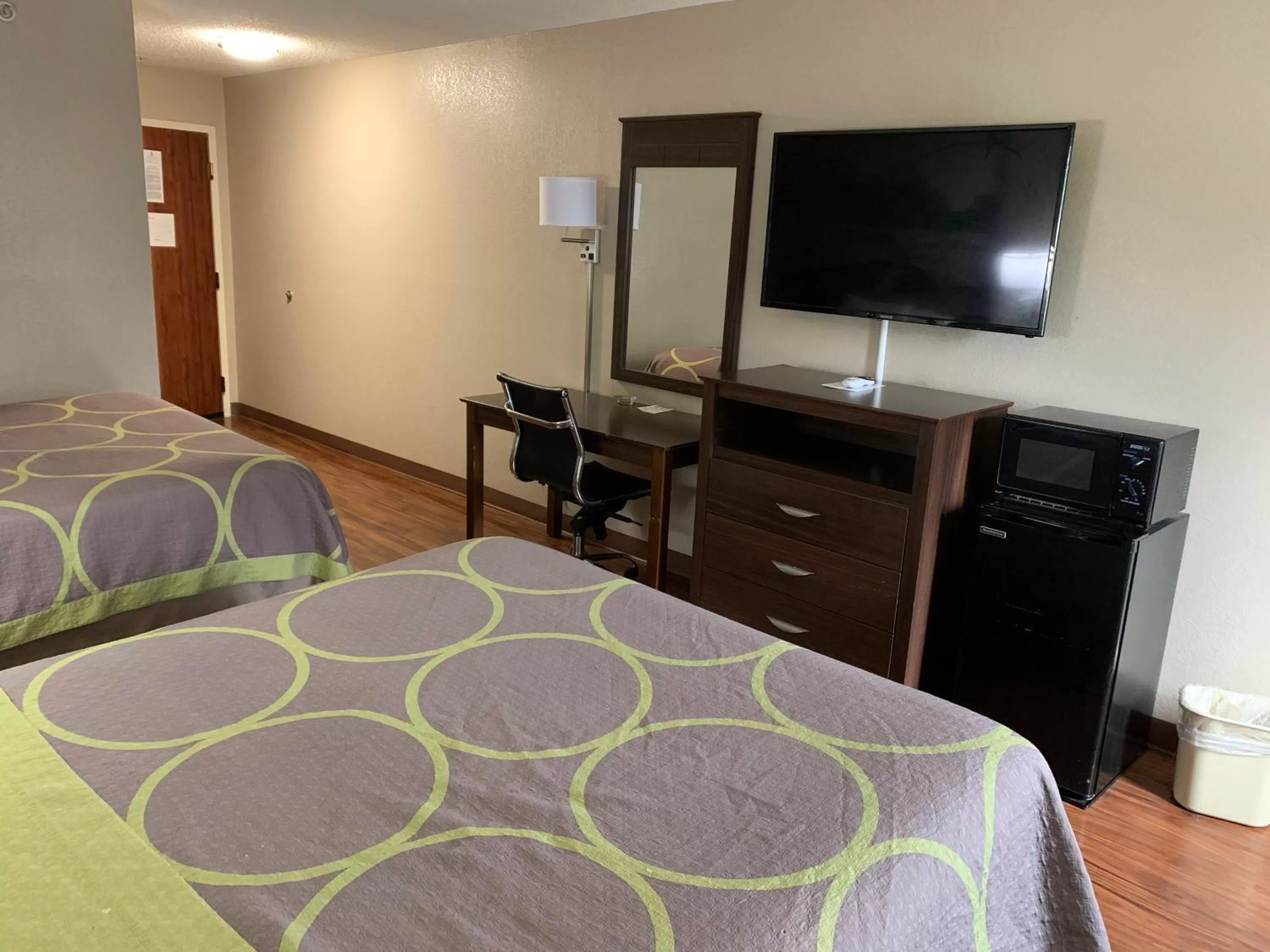 Bed in Super 8 by Wyndham Hernando