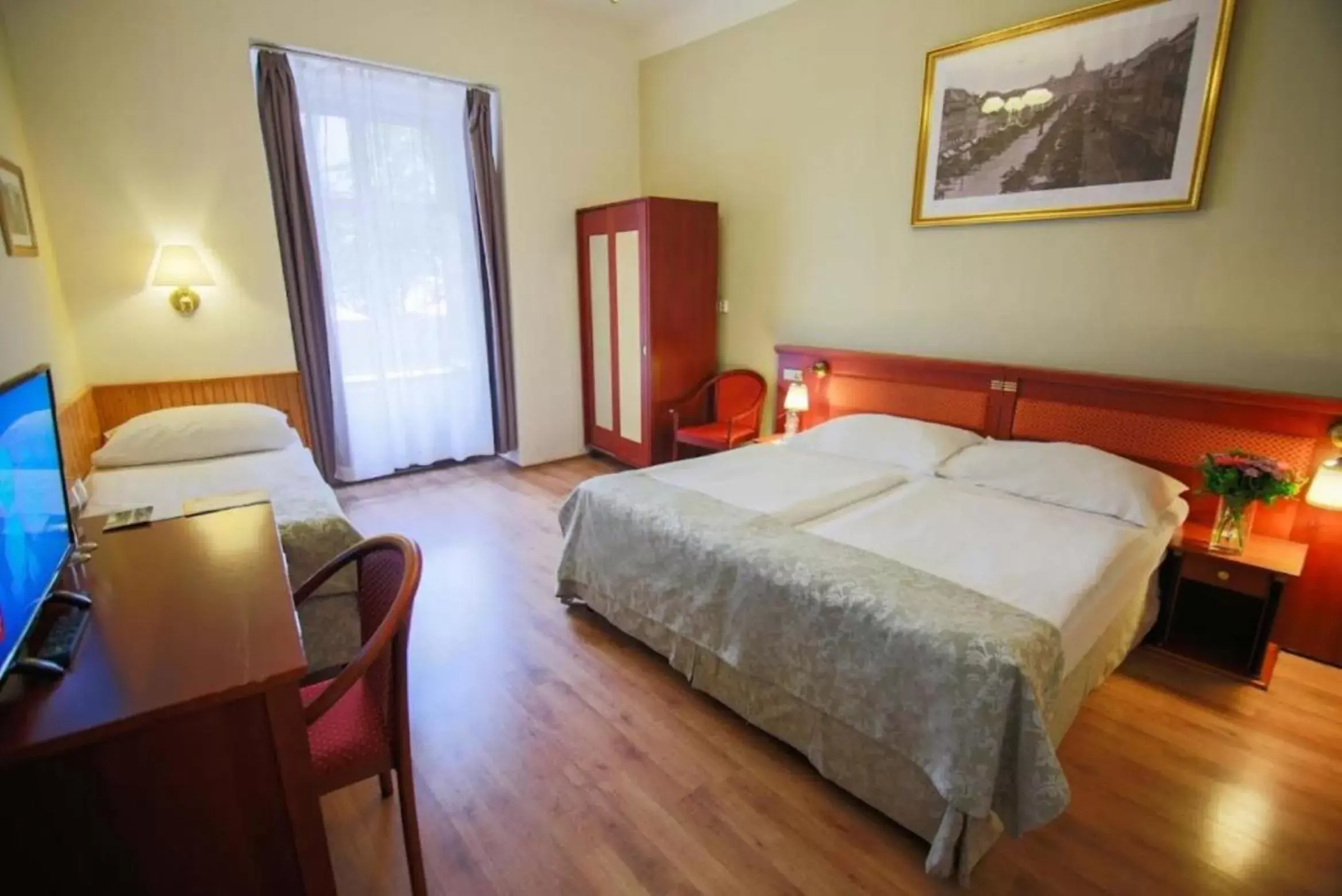 Large Two-Bedroom Apartment in Wenceslas Square Hotel - Czech Leading Hotels Large Two-Bedroom Apartment in Wenceslas Square Hotel - Czech Leading Hotels