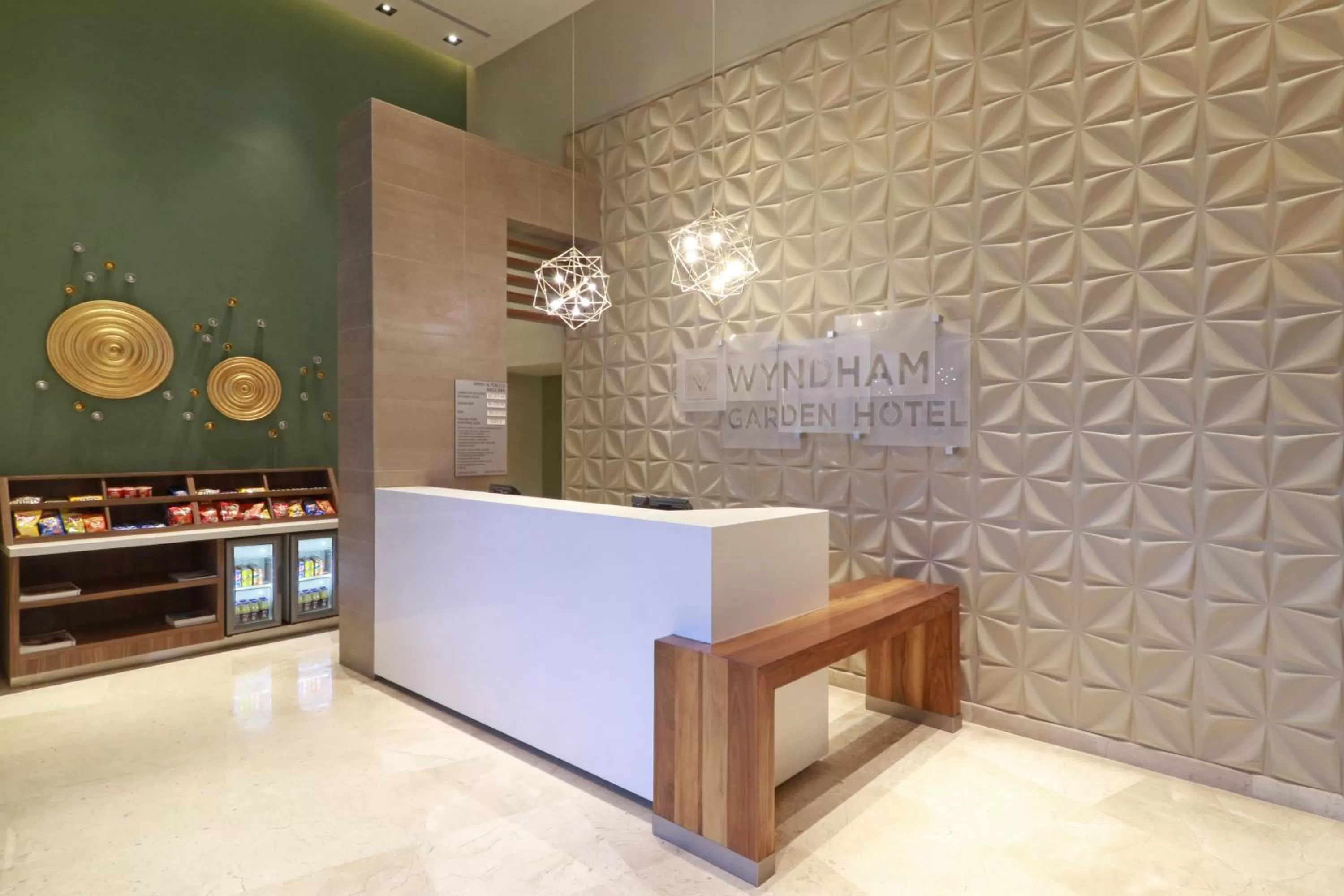 Lobby or reception in Wyndham Garden Monterrey Valle Real