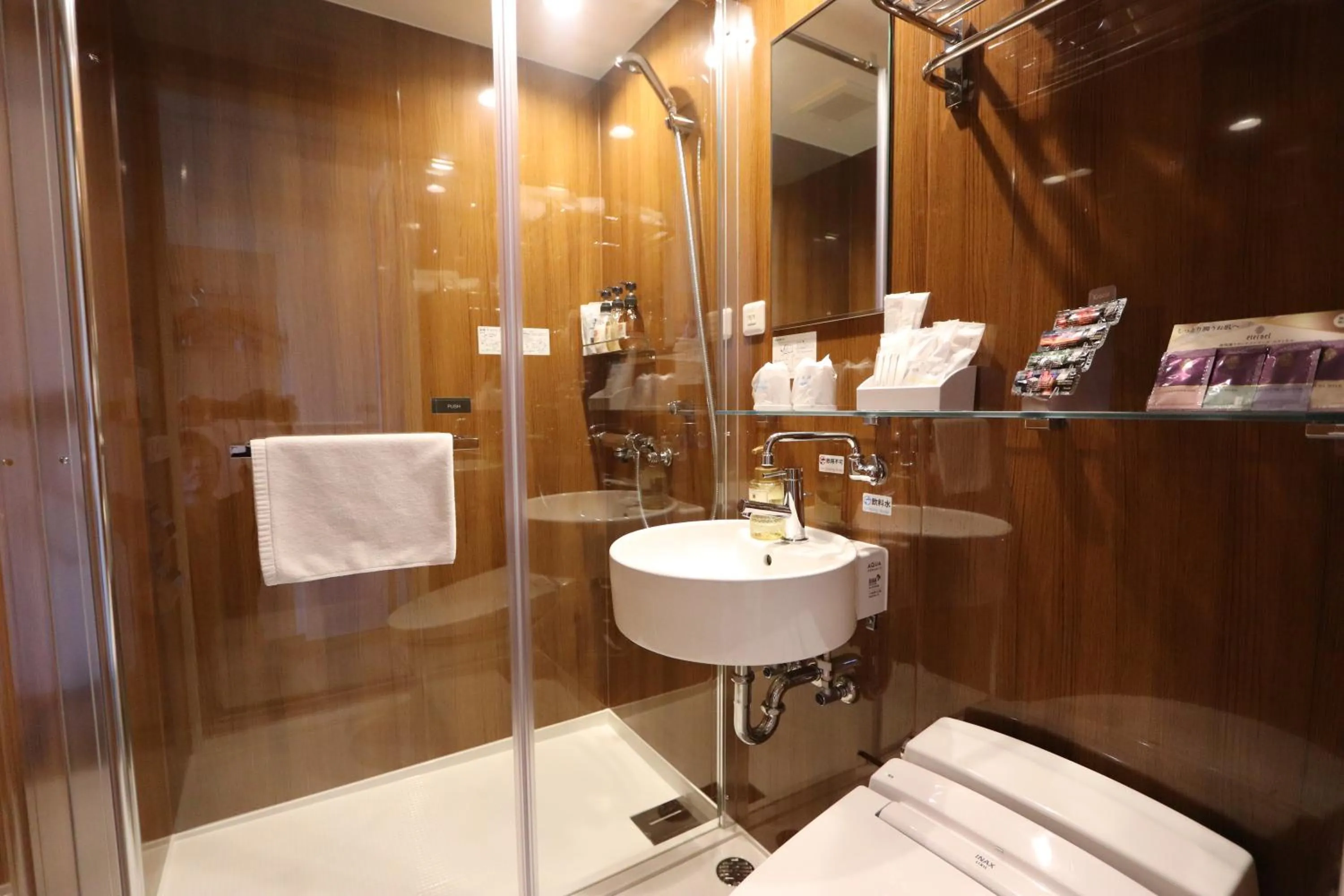 Shower in Hotel Kanade Kanku Kaizuka
