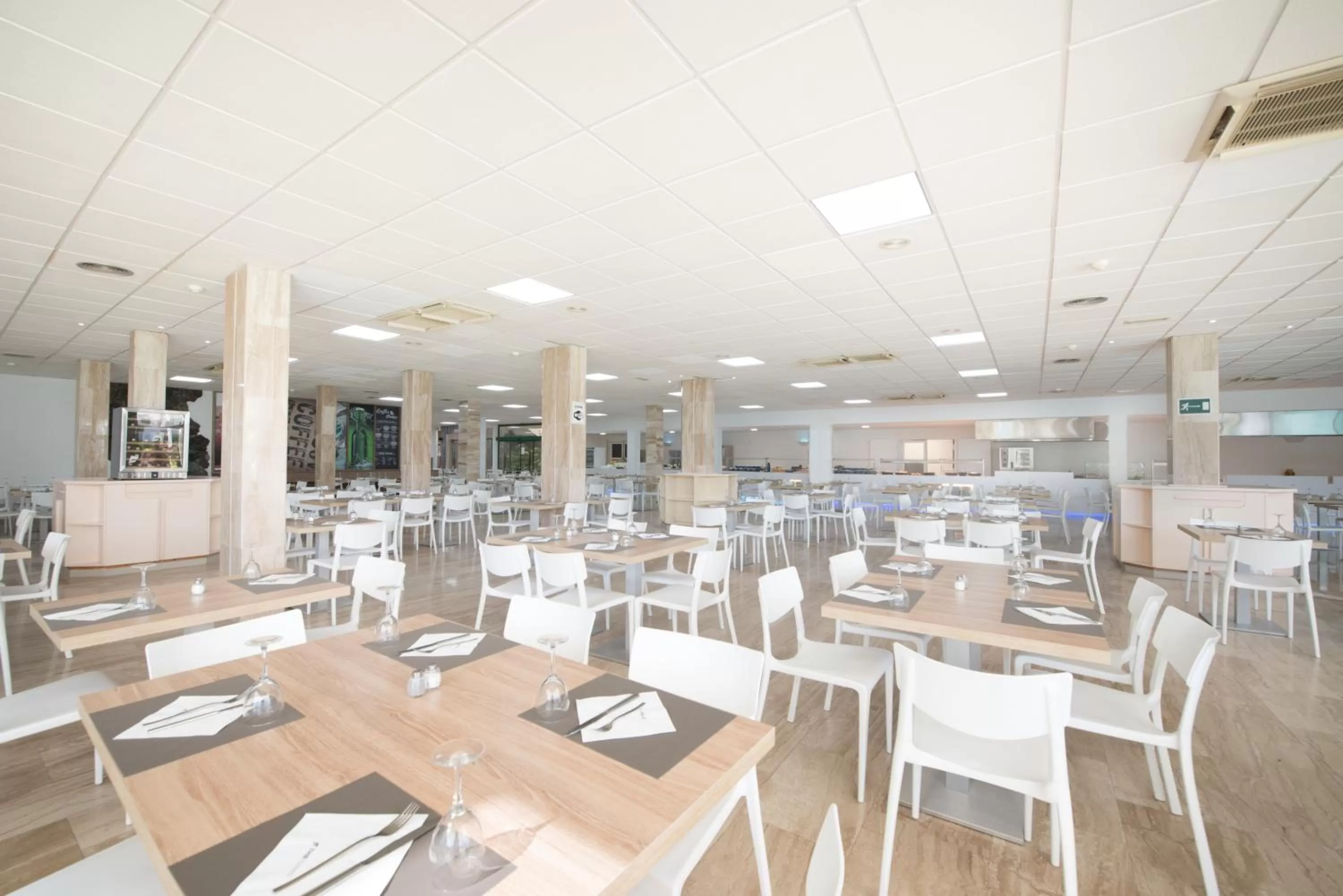 Restaurant/places to eat in THB Royal