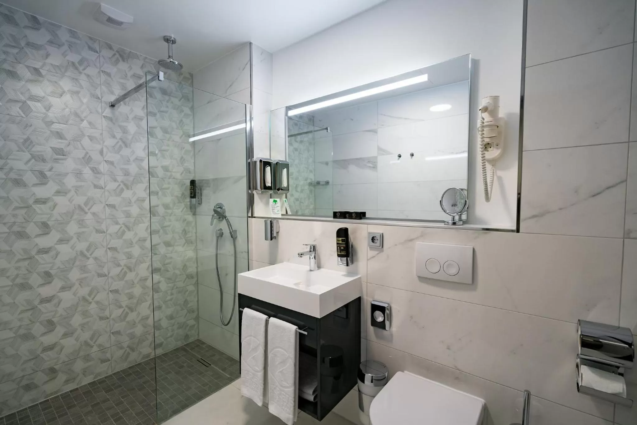 Shower in Hotel Kreis Residenz München