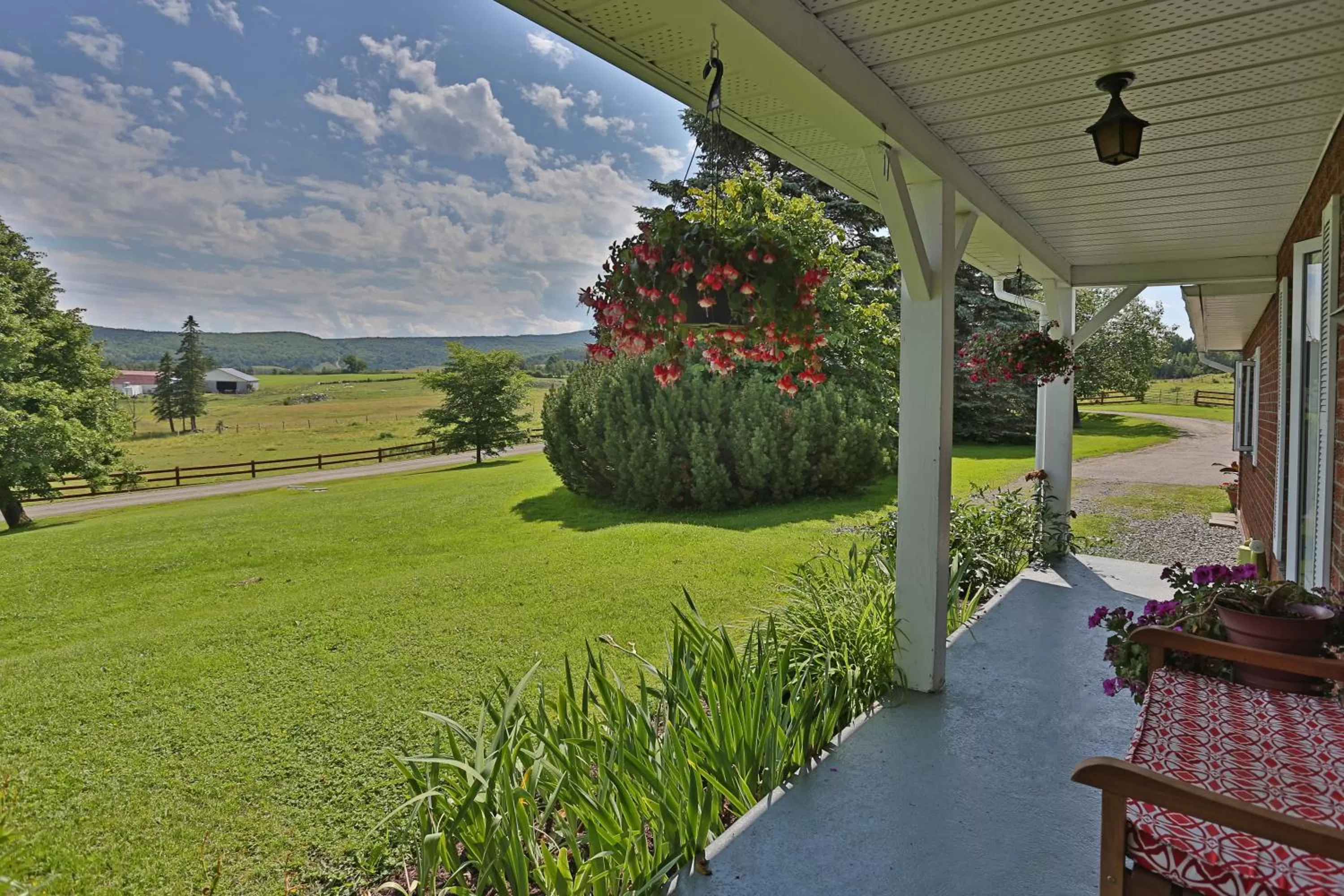 Property building in Ranch St-Hubert