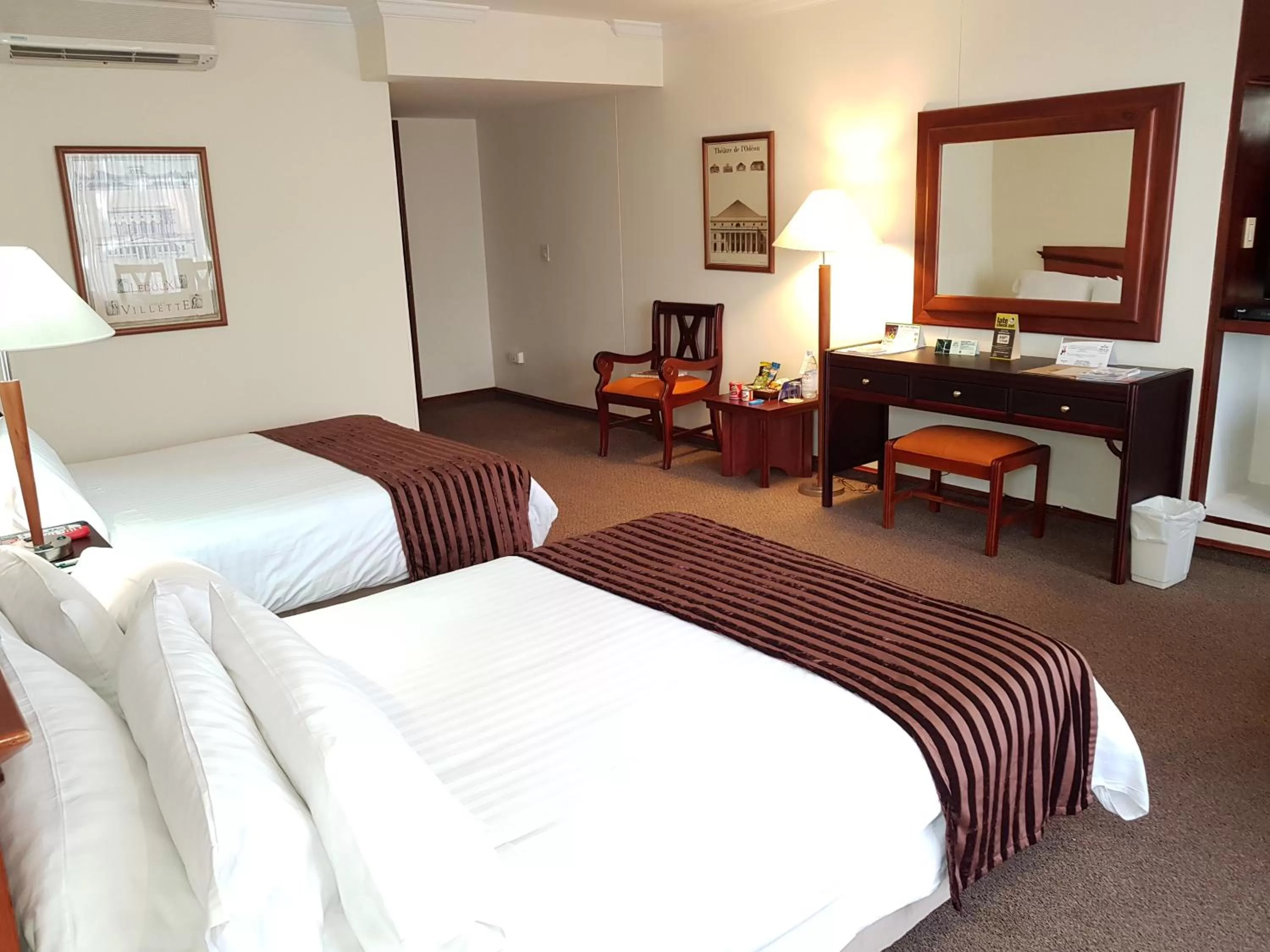 Bed in Torre de Cali Plaza Hotel