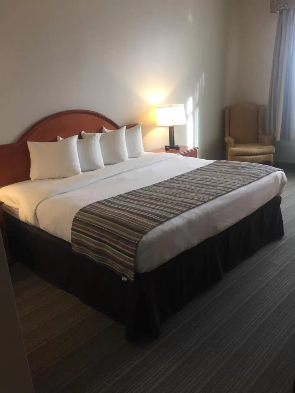 Bedroom, Bed in Country Inn & Suites by Radisson, Brockton (Boston), MA