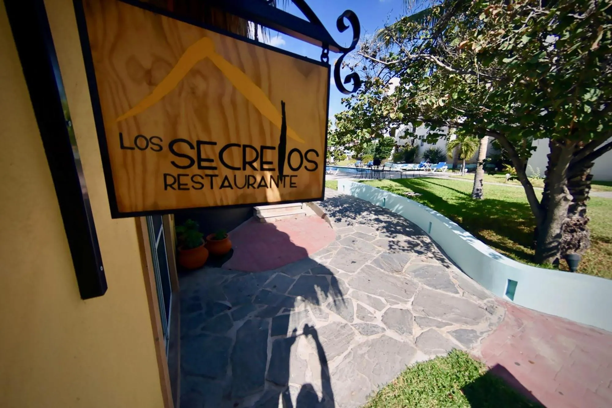 Restaurant/places to eat in Santa Maria del Cabo